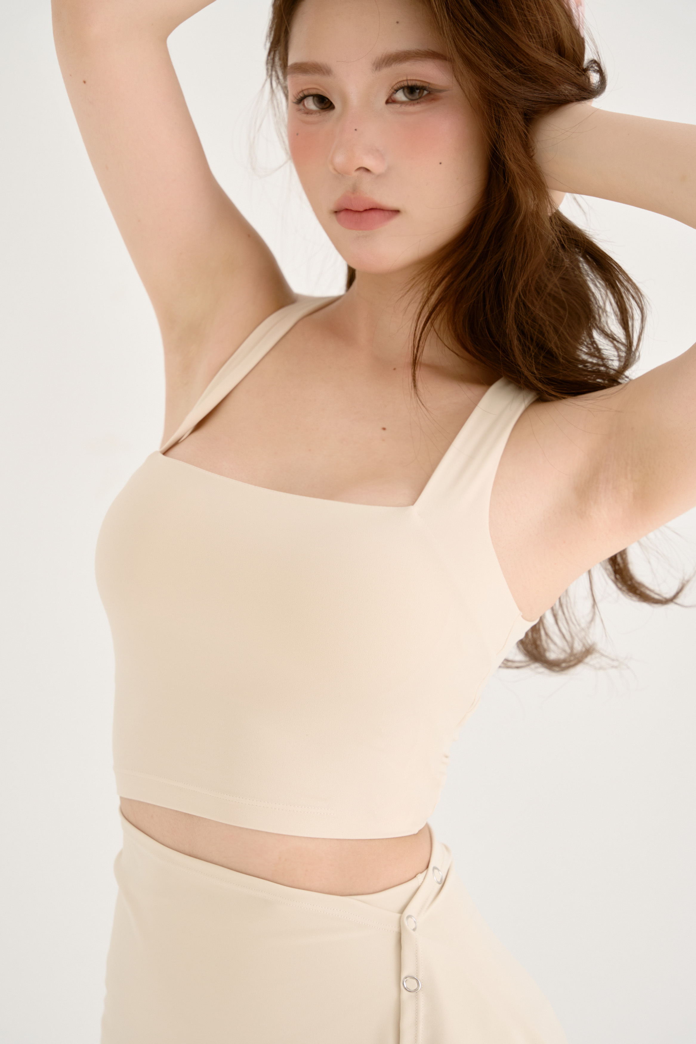 Nira親膚軟感 後交叉運動背心 / 奶白