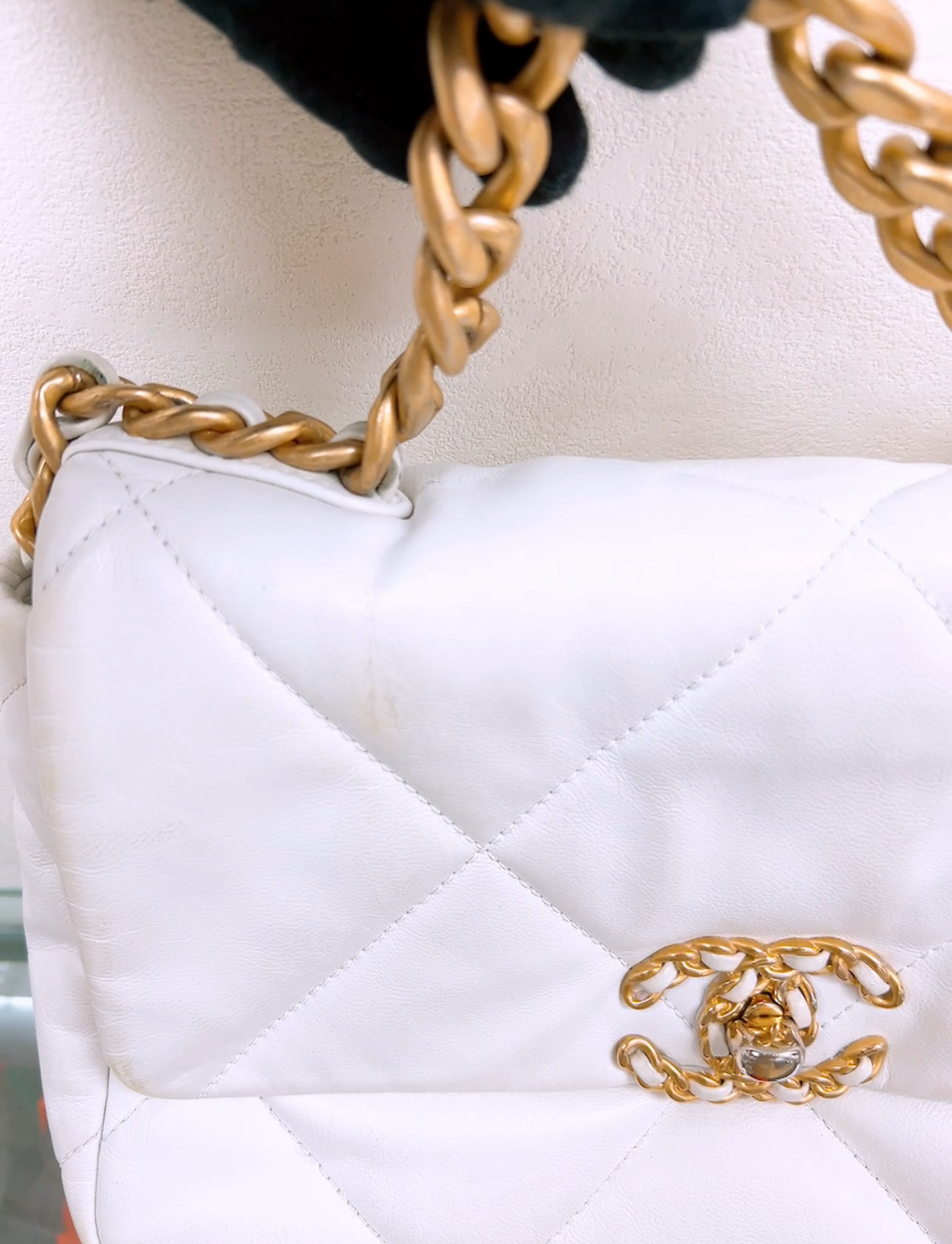 Chanel 19 small white