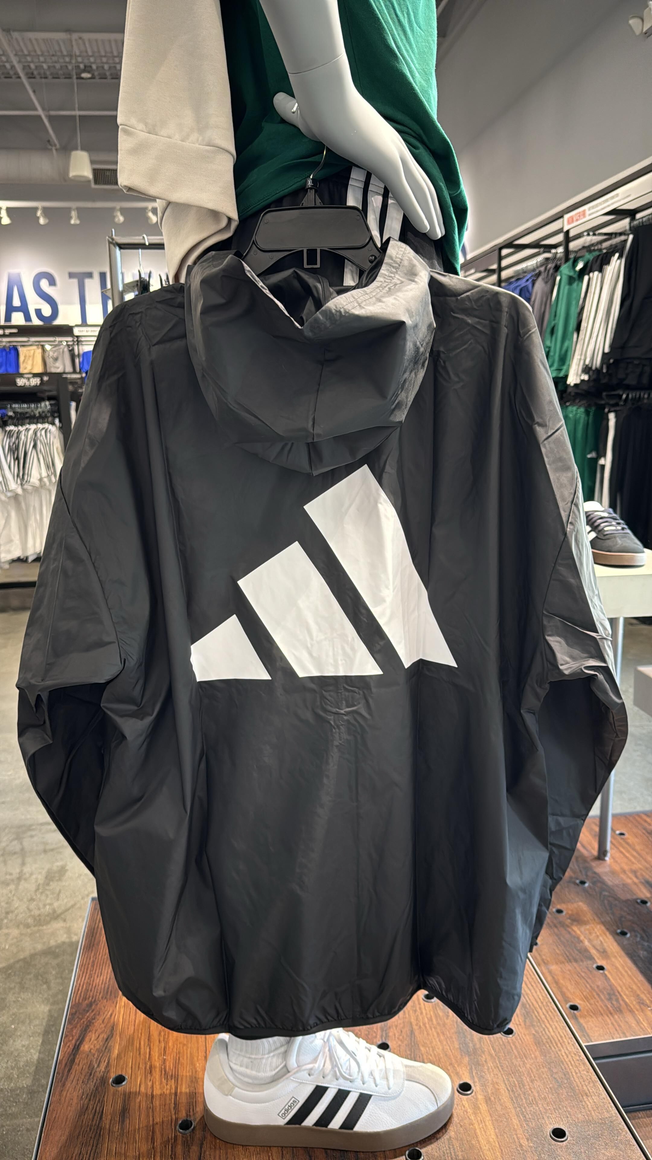 【直播】Adidas LL10153129 男裝黑色風褸