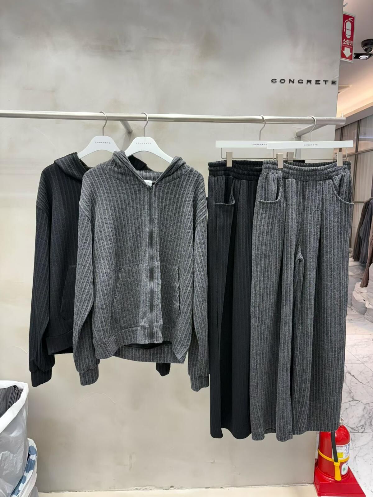 直紋鬆身褲 CONCRETE-026P