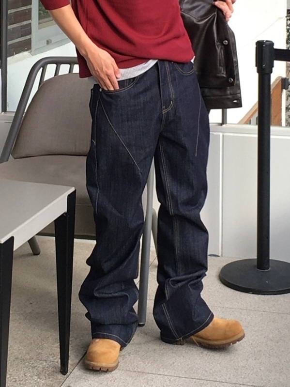 Daff Flare 縫線原色牛仔褲