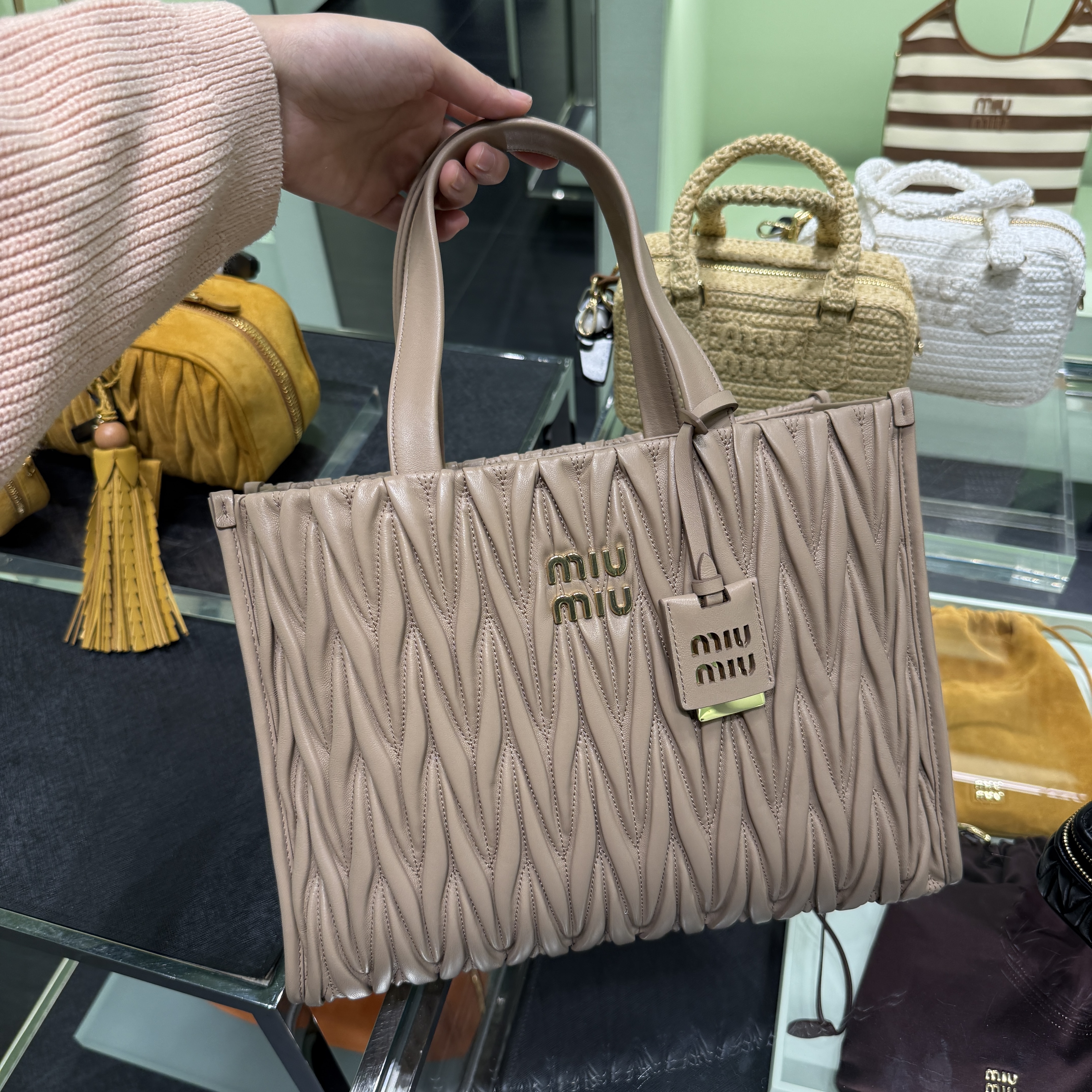 Miumiu Matelassé Tote and Shoulder bag pink 5BG258