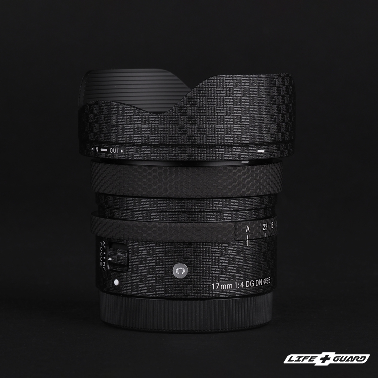 LIFE+GUARD 鏡頭貼膜側面展示圖，LIFE+GUARD 風格設計