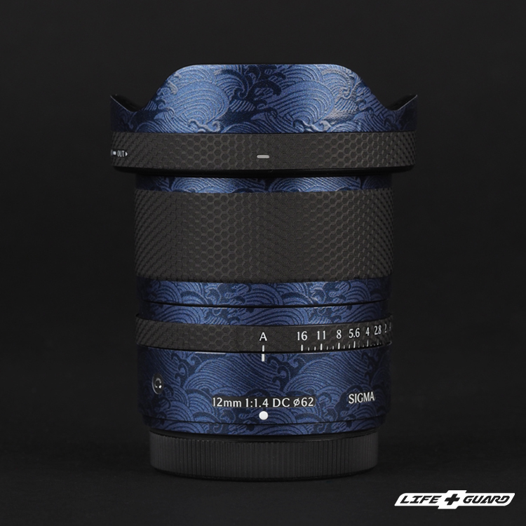 LIFE+GUARD SIGMA 12mm F1.4 DC 貼膜展示圖，LIFE+GUARD 風格設計