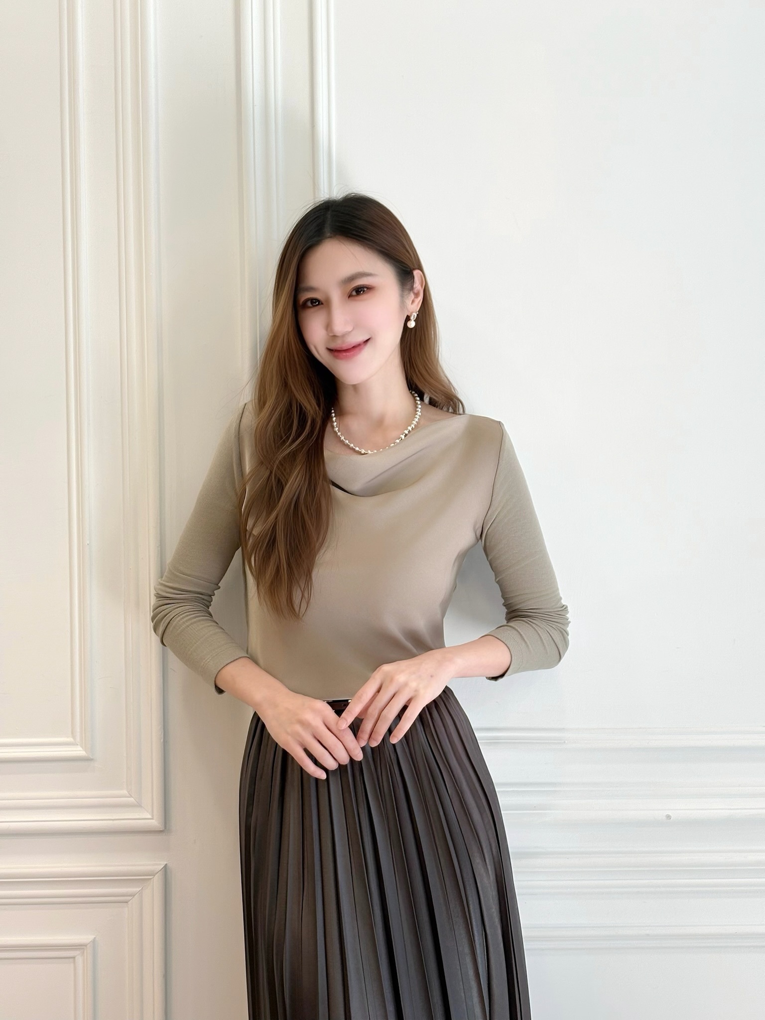 緞面垂墜領長袖針織上衣