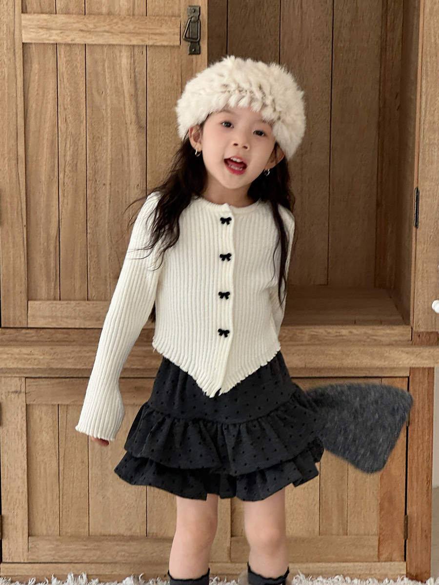 合身溫柔風不規則喇叭袖針織上衣