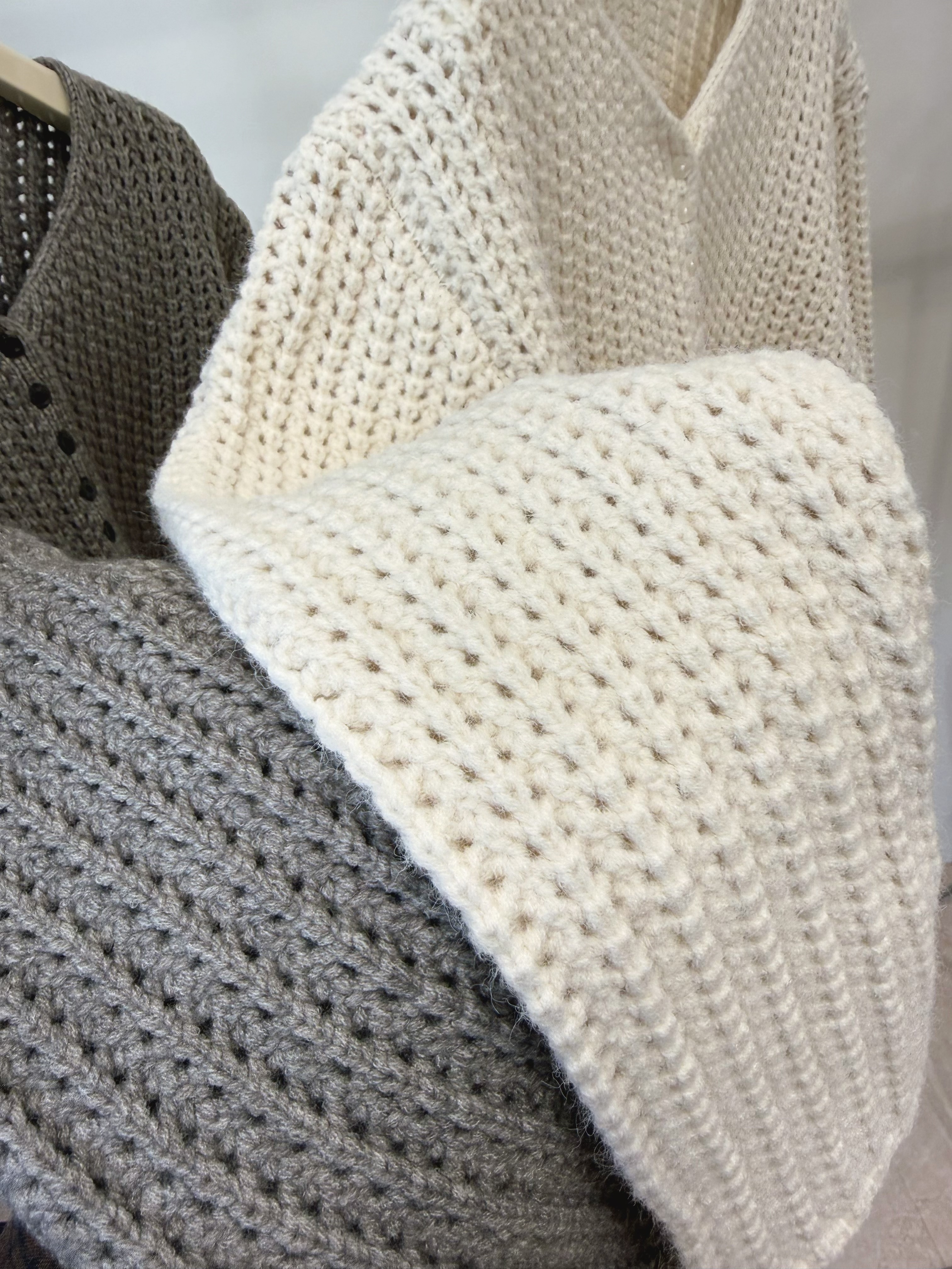 1444 粗針織短版外套【廠播熱銷必帶】