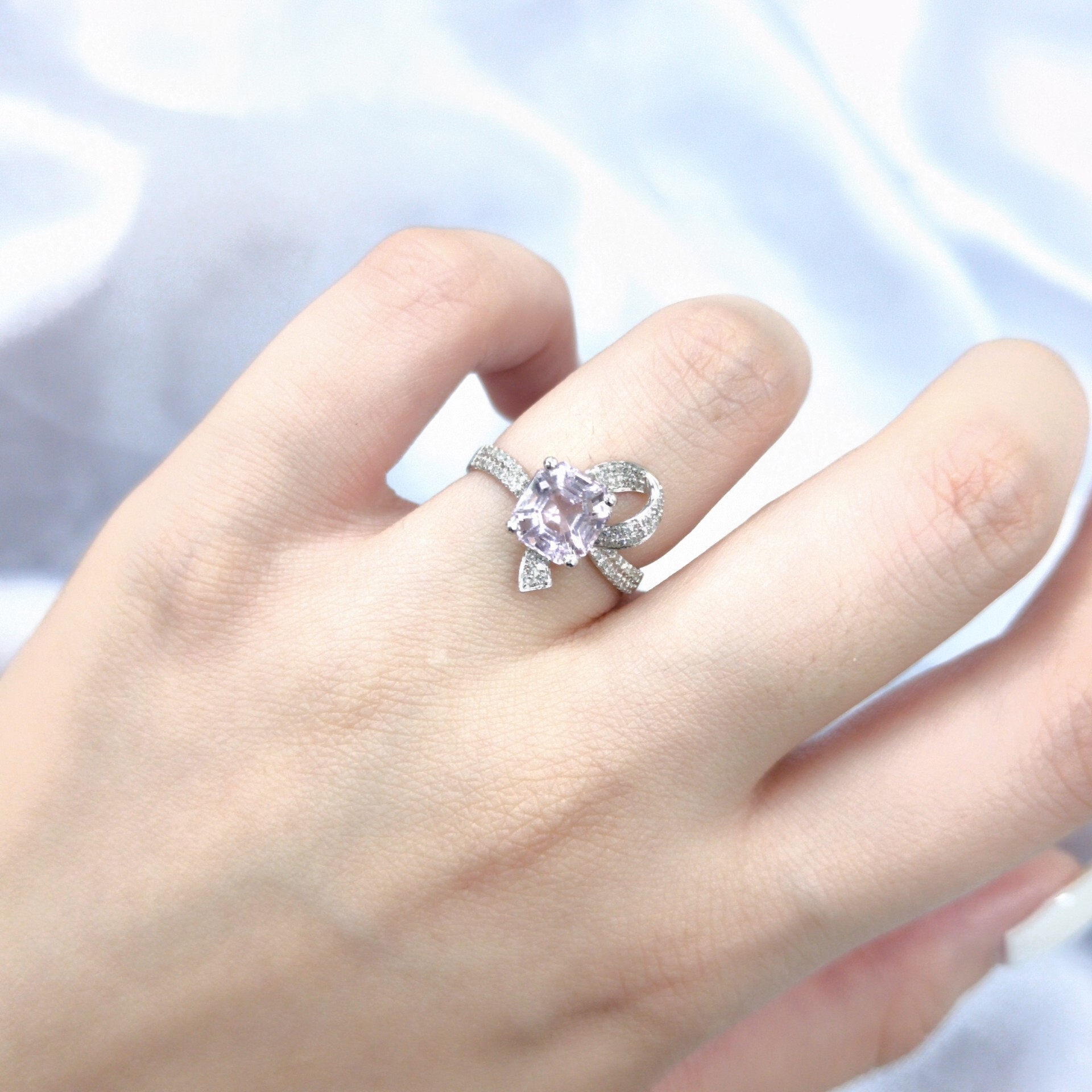 18K White Gold 1.88ct Purple Spinel and Diamond Ring