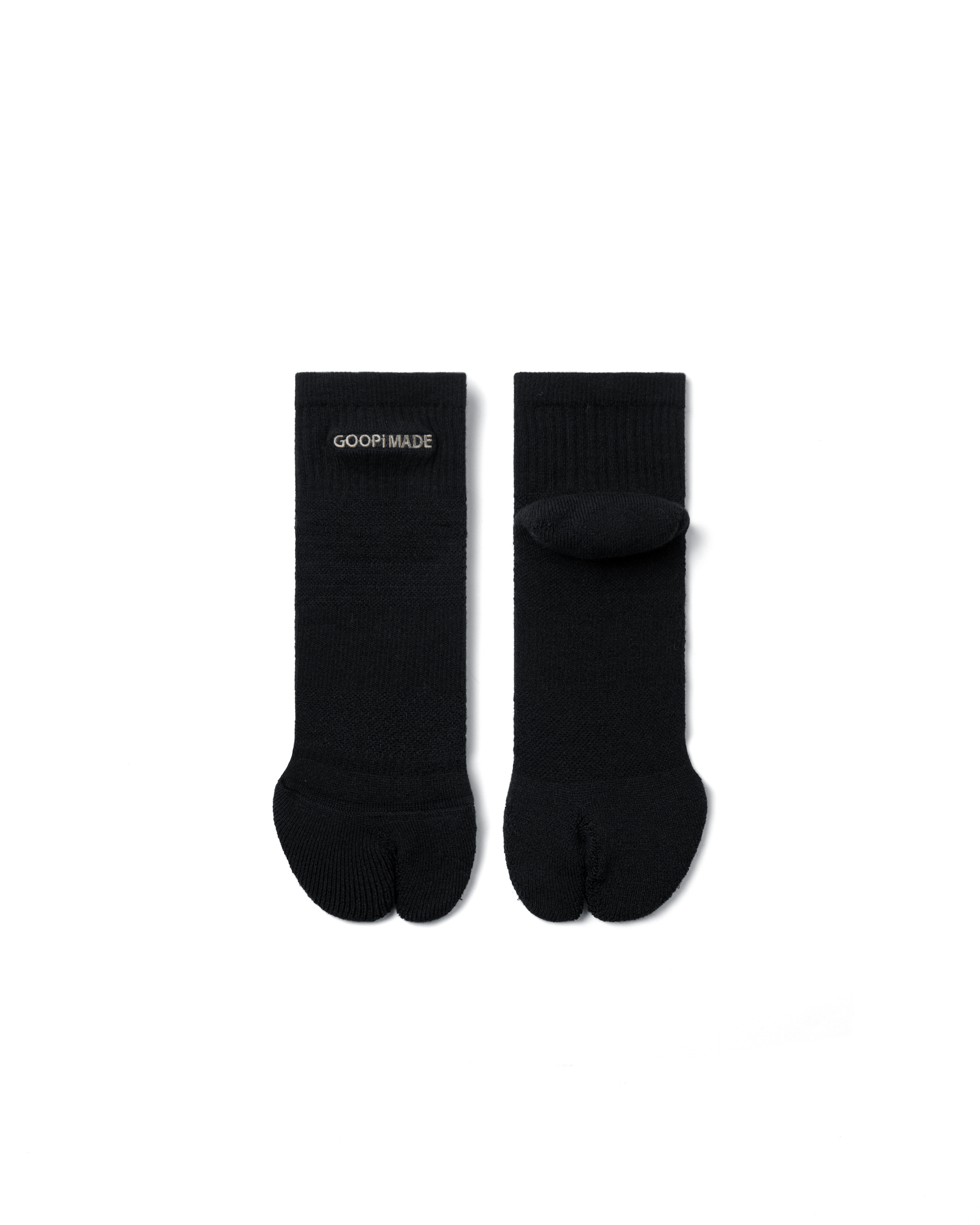 GOOPiMADE “GKA-S1” COOLMAX® Logo Tabi Socks (Light) - Shadow