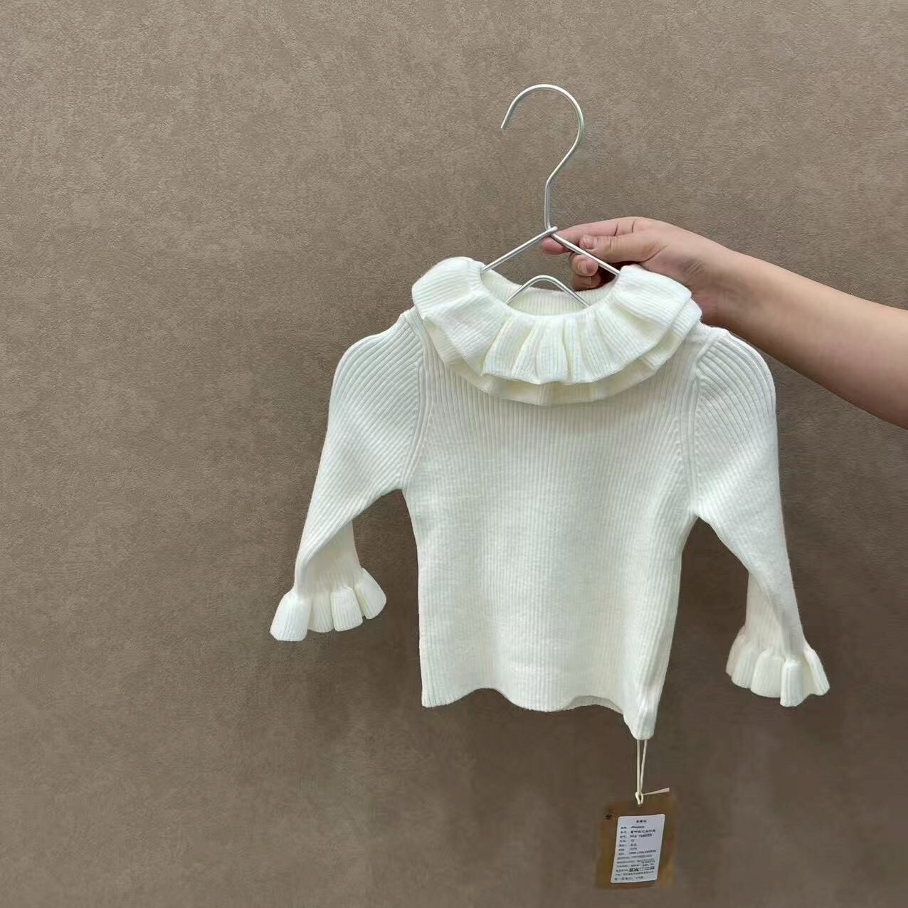 奶油荷葉針織上衣