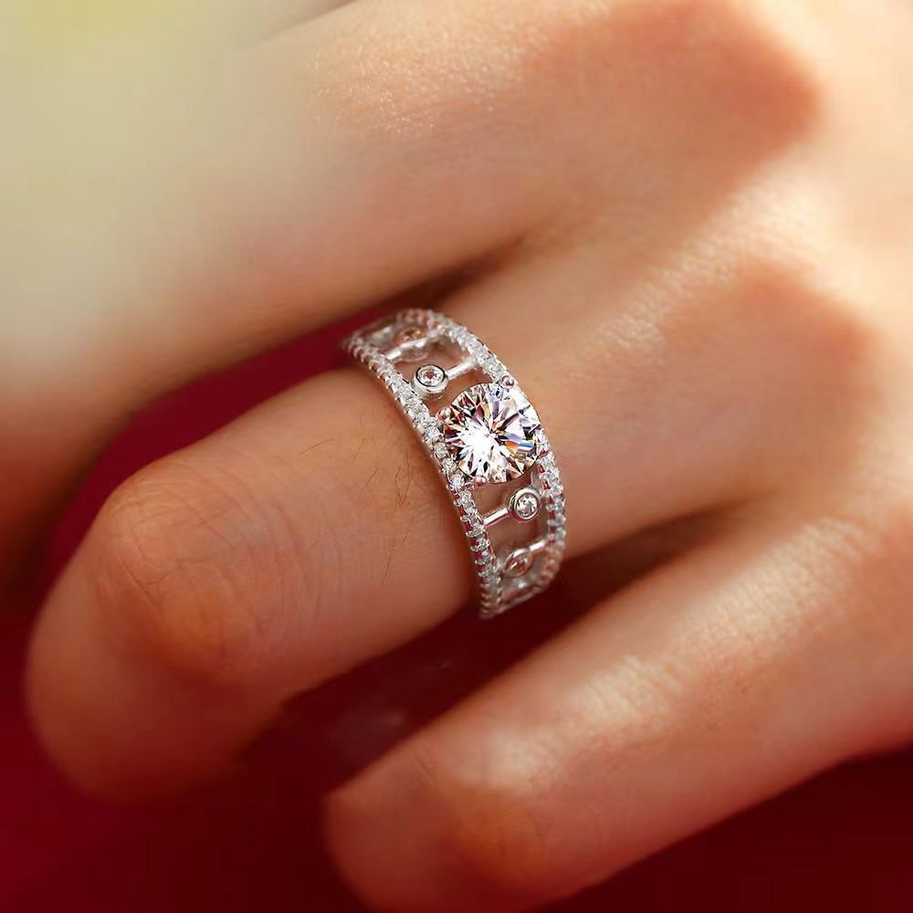 莫桑鑽典雅戒指        R1C017