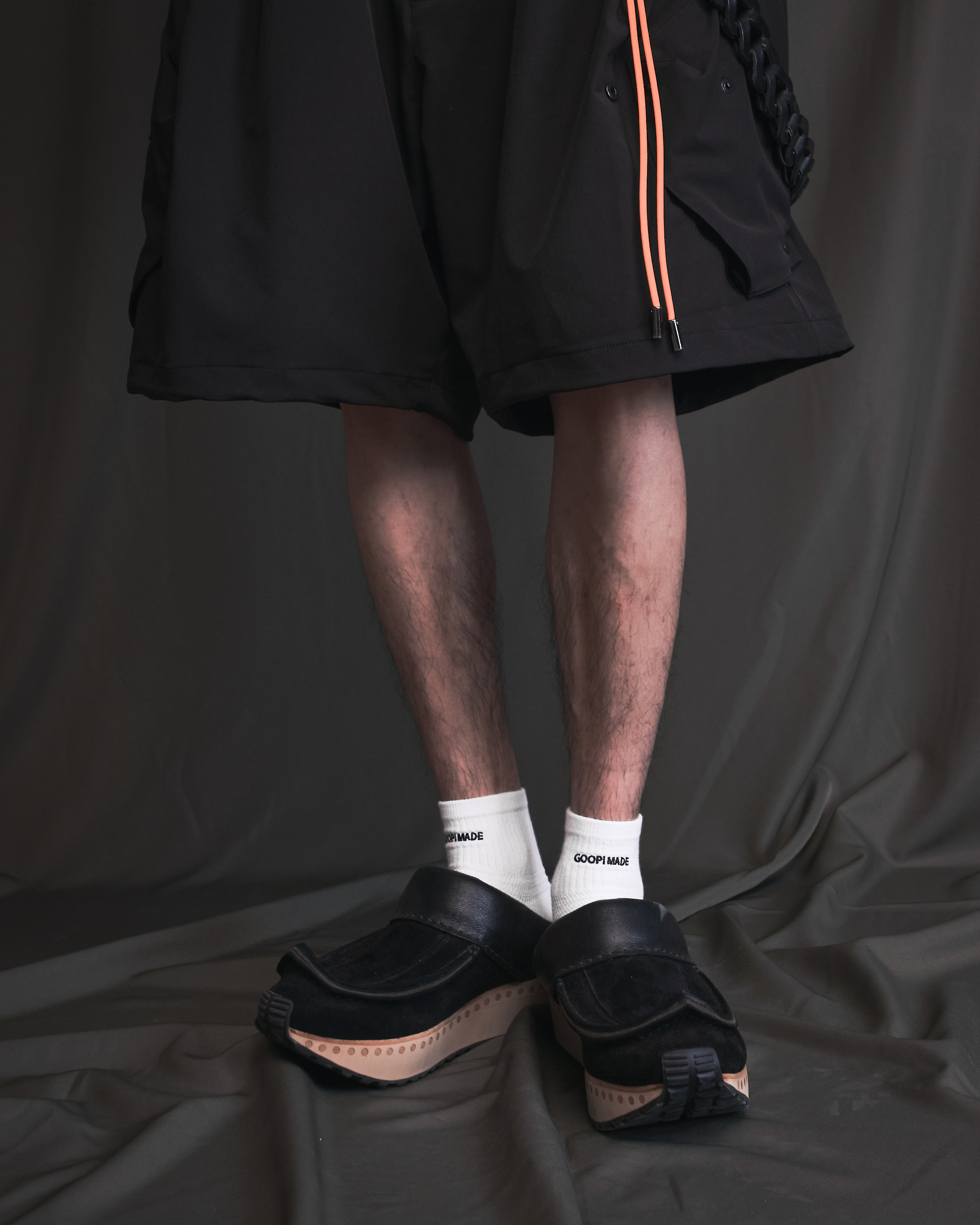 GOOPiMADE “GKA-S1” COOLMAX® Logo Tabi Socks (Light) - White