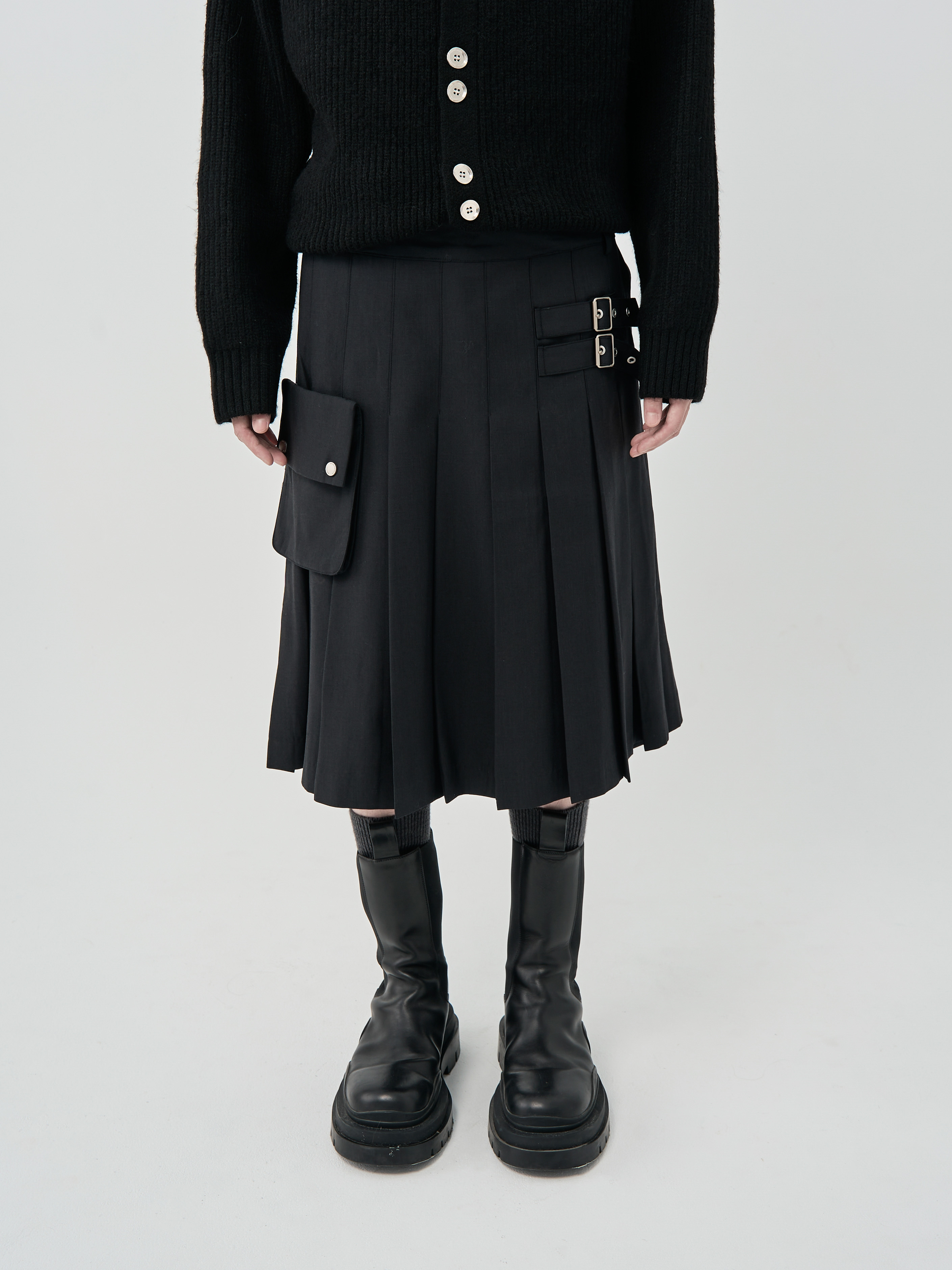 口袋金屬側釦疊穿百褶裙