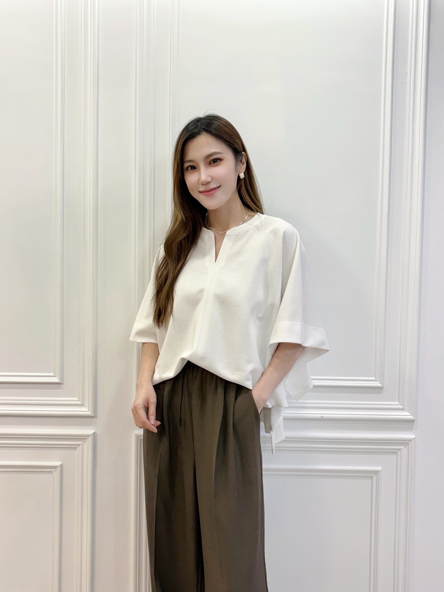 (極致藏肉!)V領飛鼠袖寬鬆T