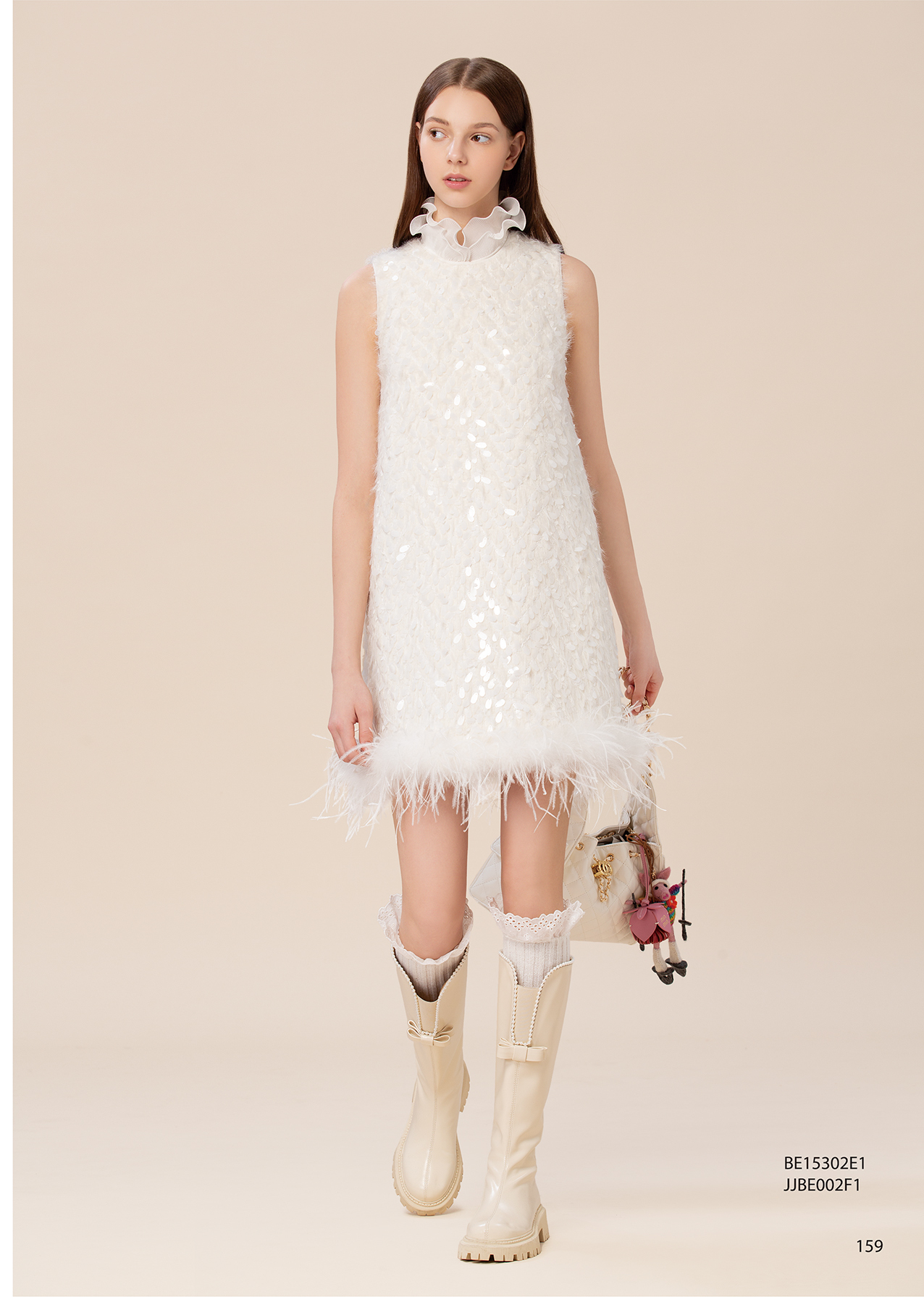 BE15302E1 冬之頌歌極簡亮片羽毛優雅洋裝 (下擺羽毛)