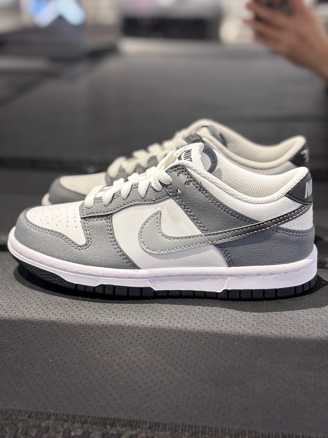 NIKE DUNK (GS) 冷灰漸層