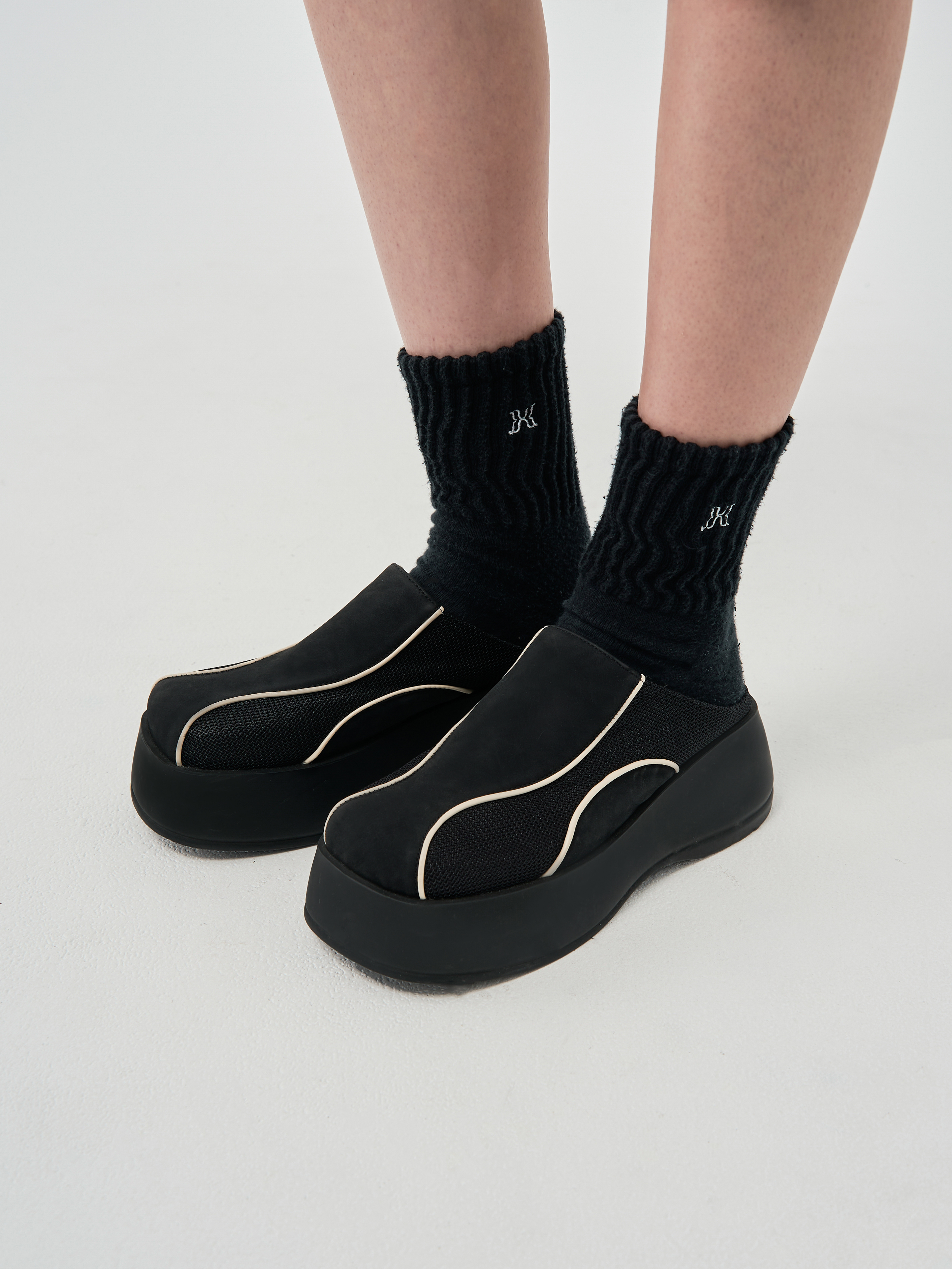 現代超厚底懶人鞋-黑