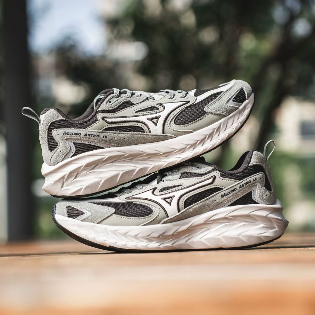 Mizuno Astro LS "Grass Gray" 鼠尾草灰 淺灰 復古 反光 厚底 回彈 緩震 運動鞋