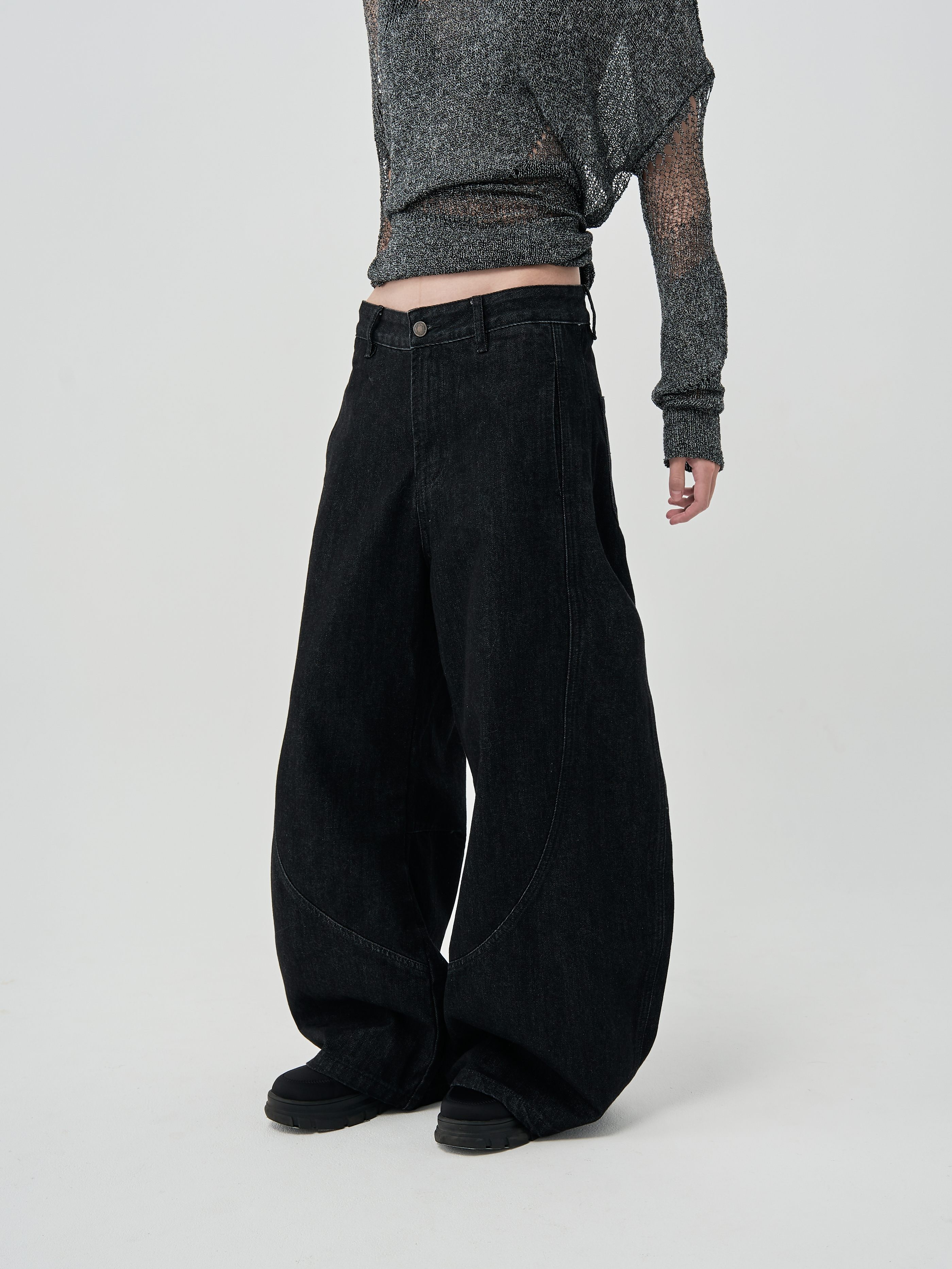 原丹寧弧形彎刀長褲-黑