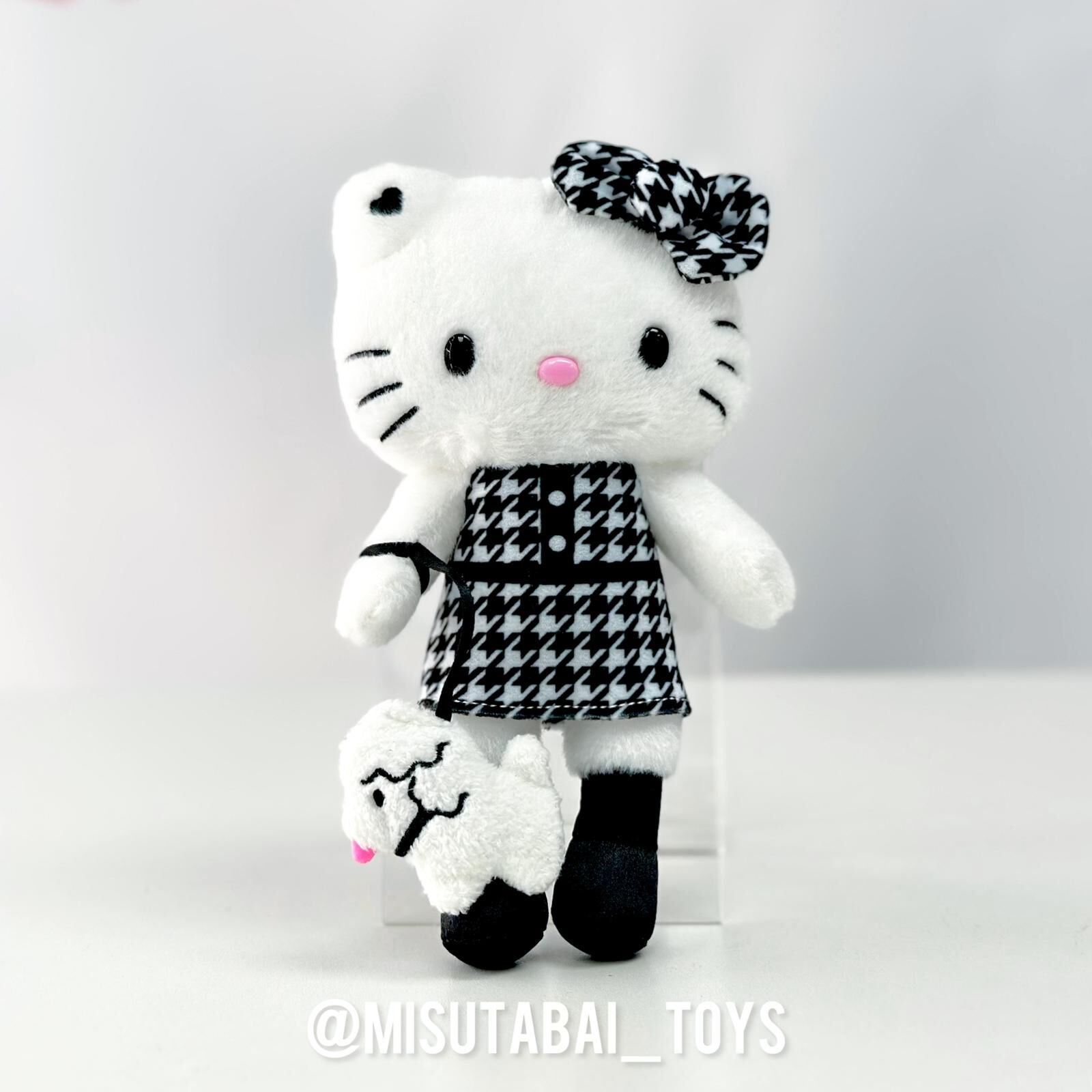 Sanrio Hello Kitty Exhibition (千鳥格子)