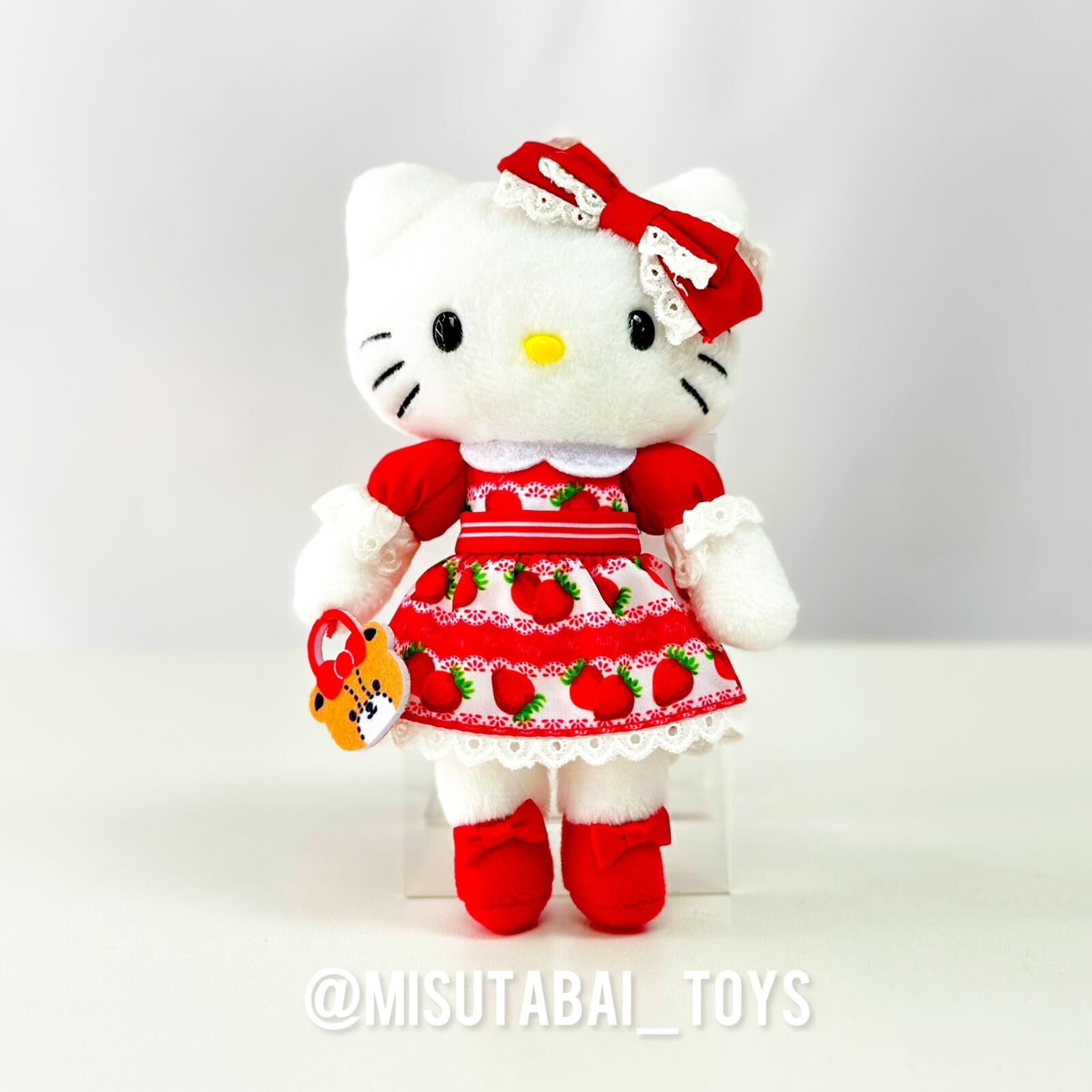 Sanrio Hello Kitty Exhibition (Strawberry dress)