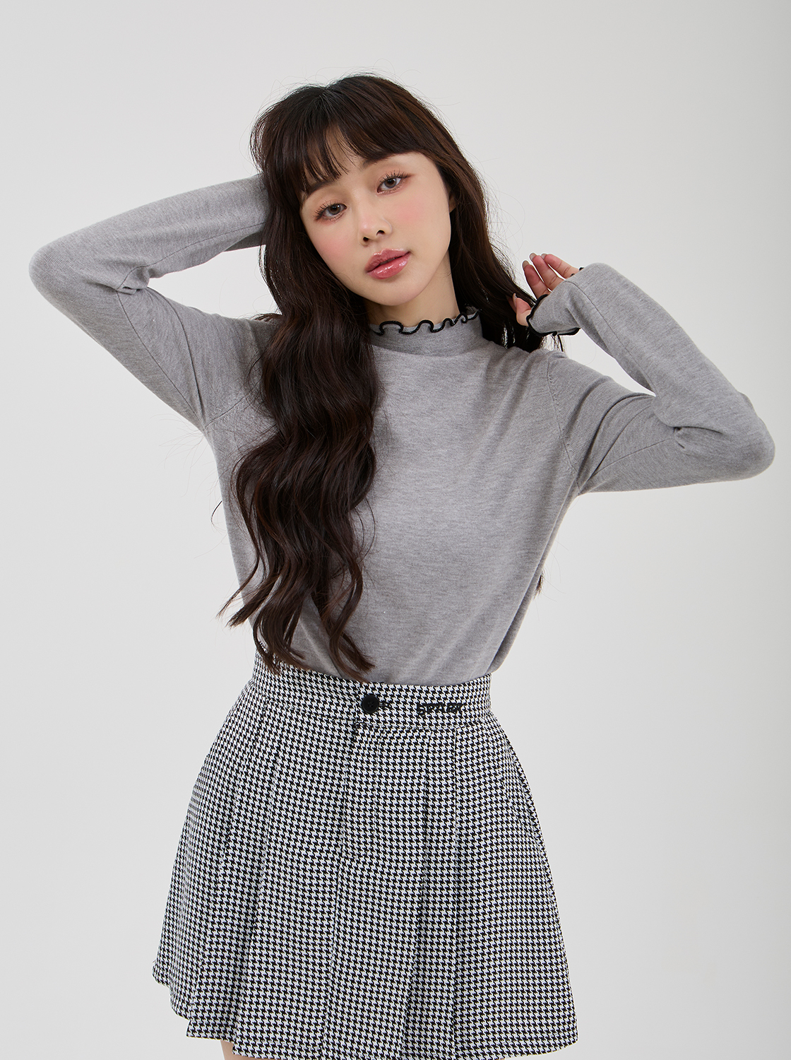 【任2件700】【期間限定】撞色捲邊領口長袖上衣