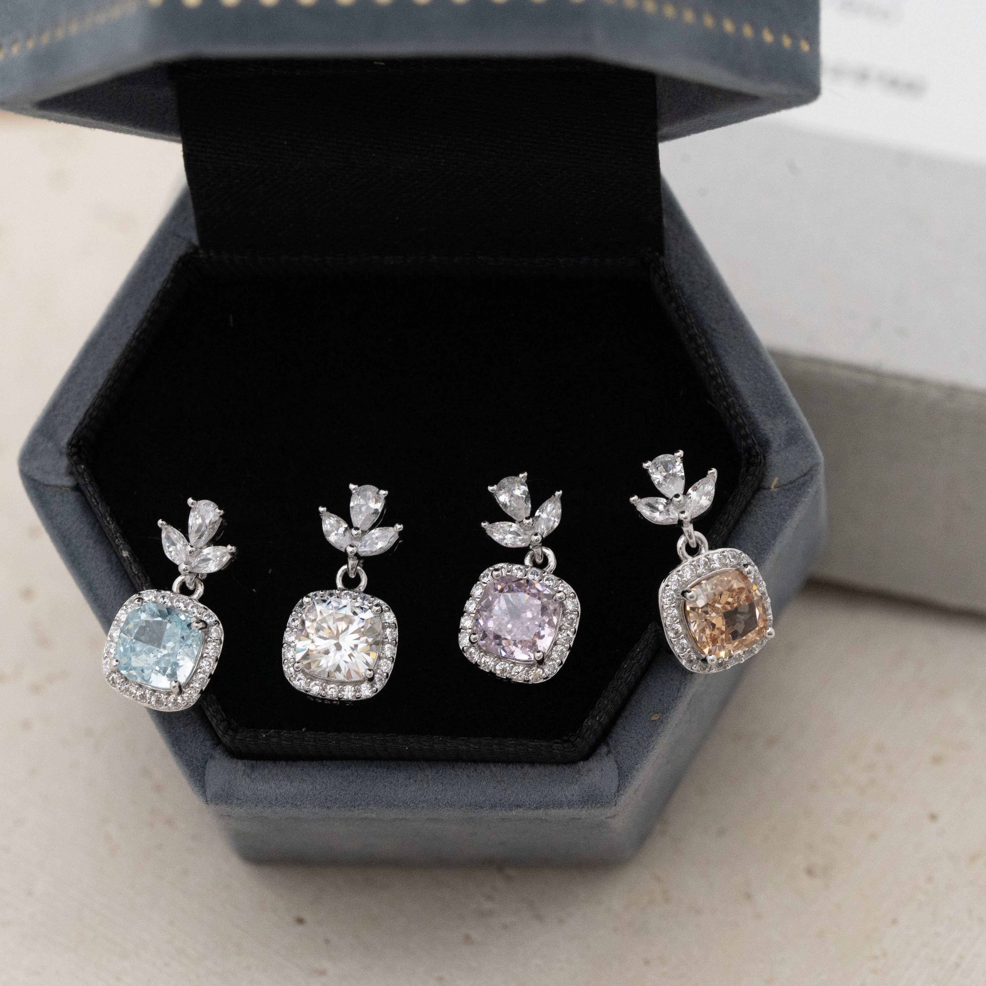 Sve28 (藍，粉，黃）