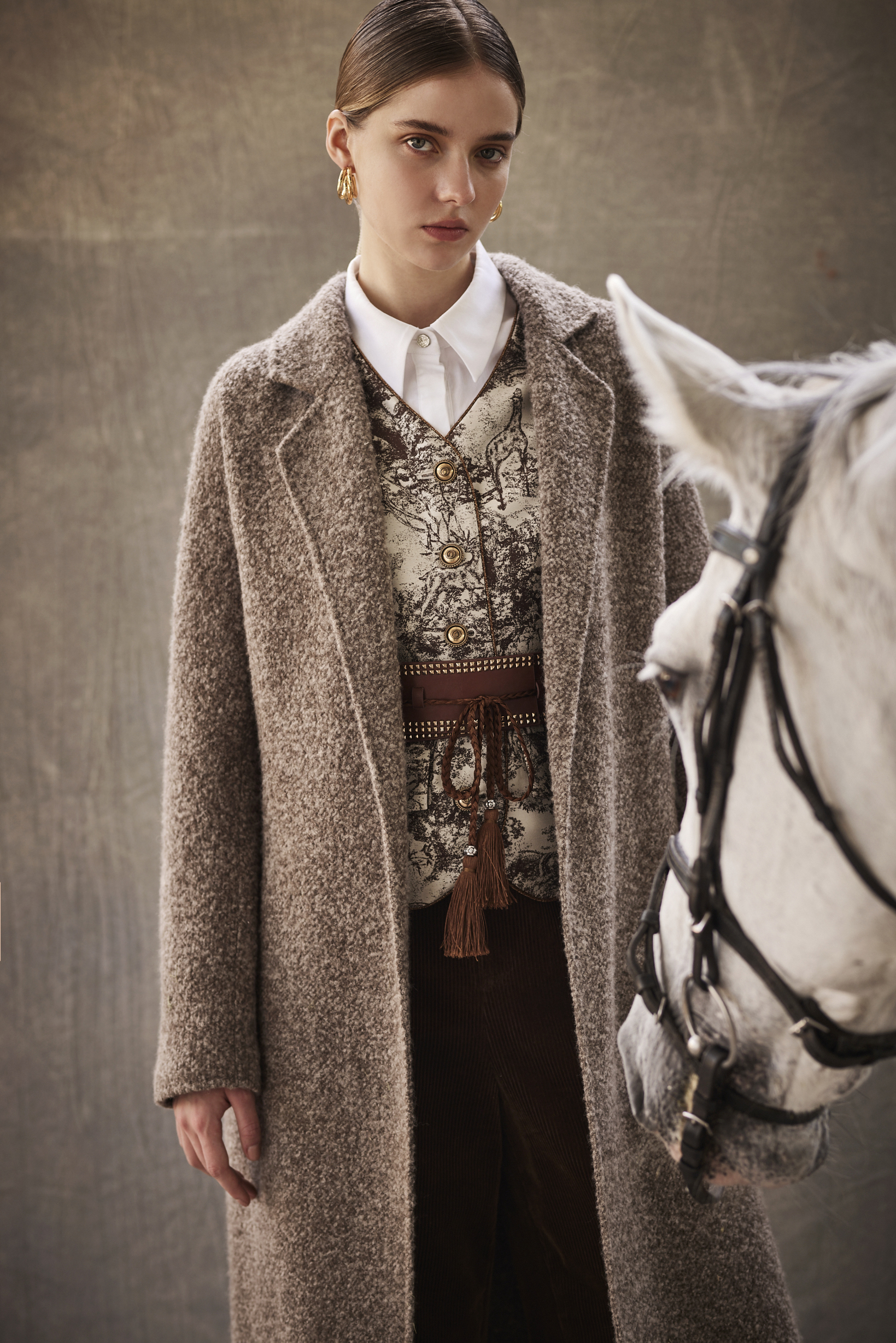 BE15103Y1 森林畫語狩獵復古印花緞面馬甲背心