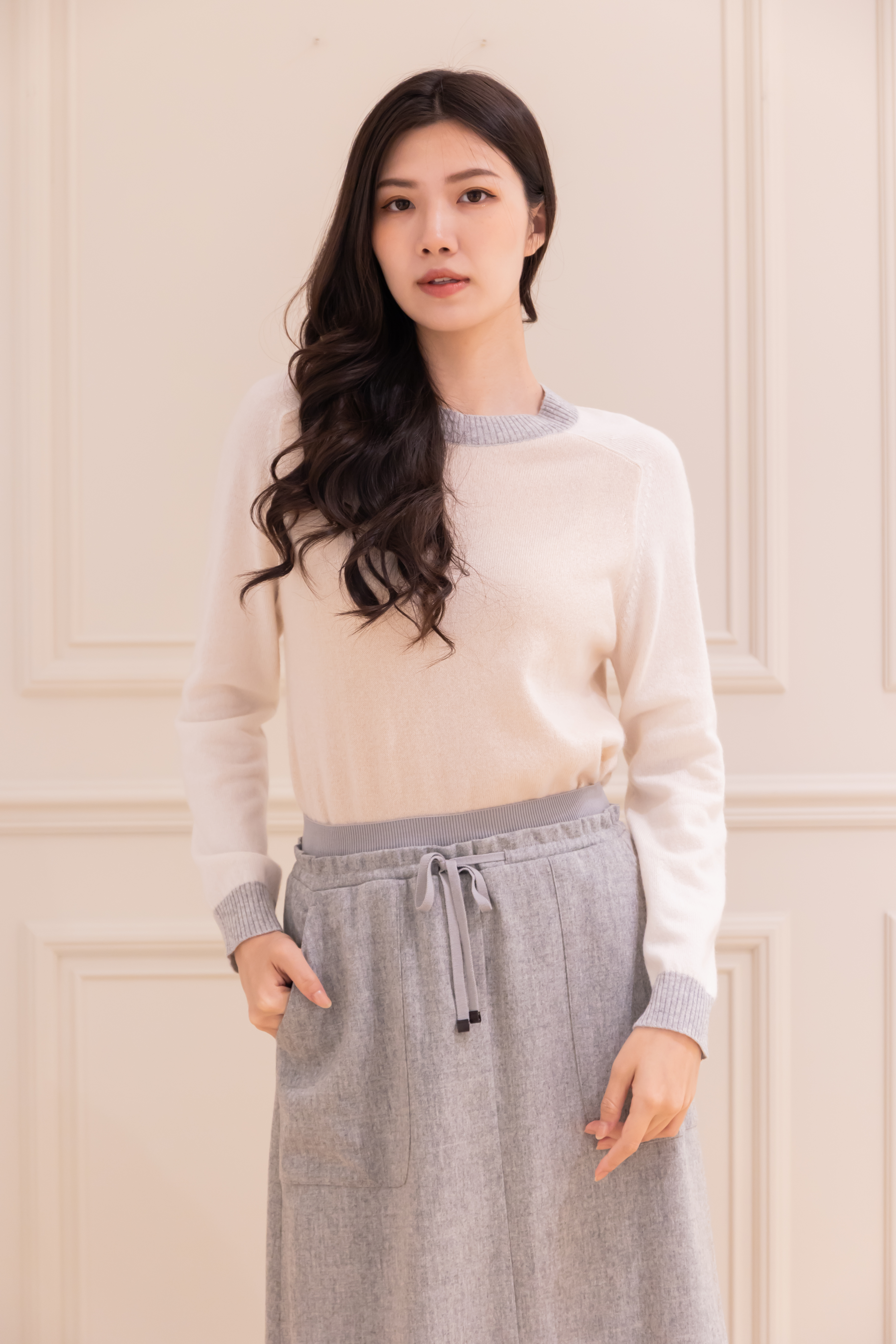 LORENA 圓領拚色羊絨上衣(米)