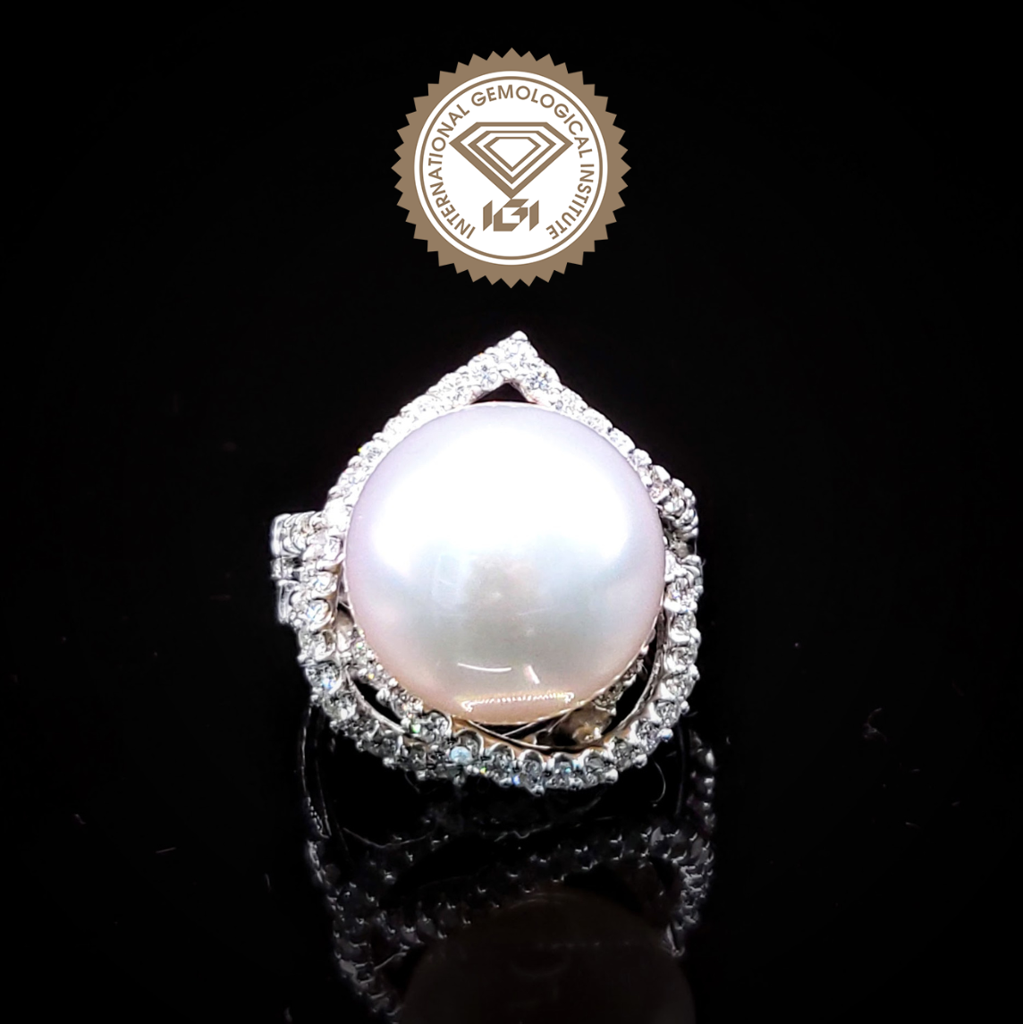 18K White Gold 1.08ct Diamond and Pearl Ring