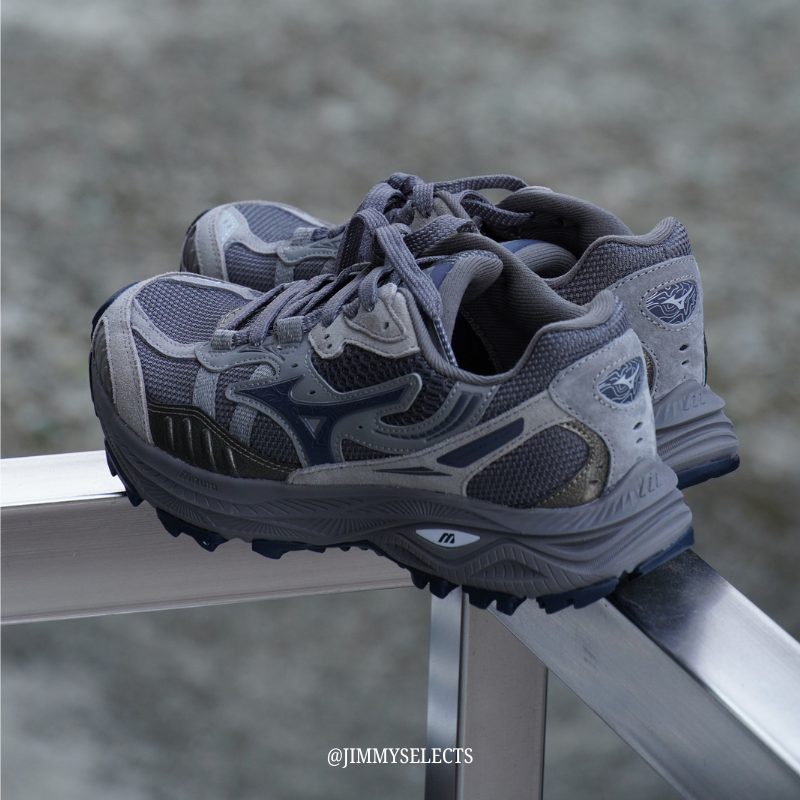 【Pre-Order】Mizuno Racer ADV “Grey Silver” Performance Running Sneakers｜Retro Grey & Silver
