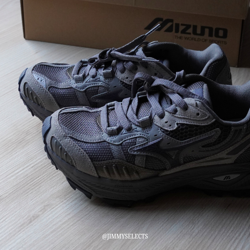 【Pre-Order】Mizuno Racer ADV “Grey Silver” Performance Running Sneakers｜Retro Grey & Silver