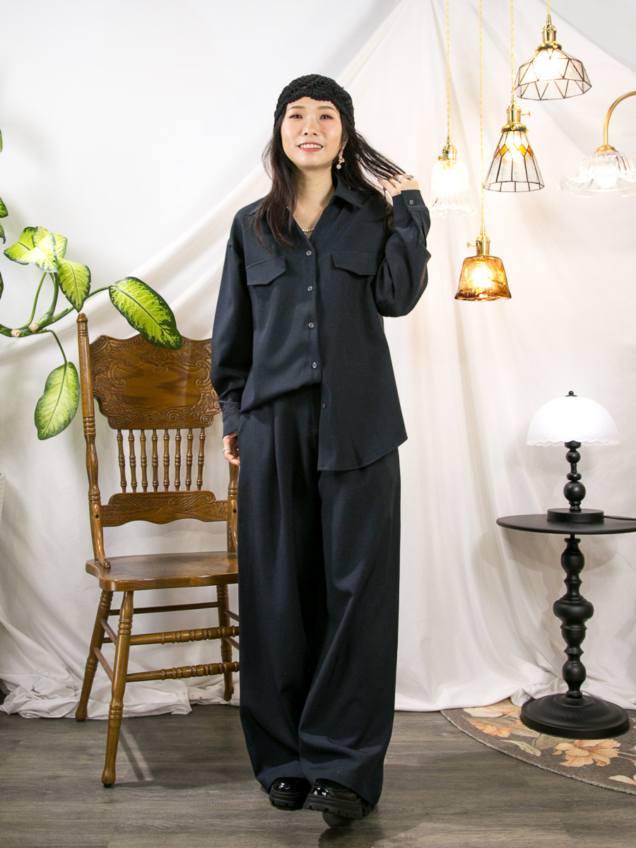 ⬇️開倉低至半價😱FINALSALE📣  全開胸扣鈕．反領 扯布料TOP ＋ 後腰橡根．西裝扯布料直腳褲 (有袋) (SET)【不設退換】