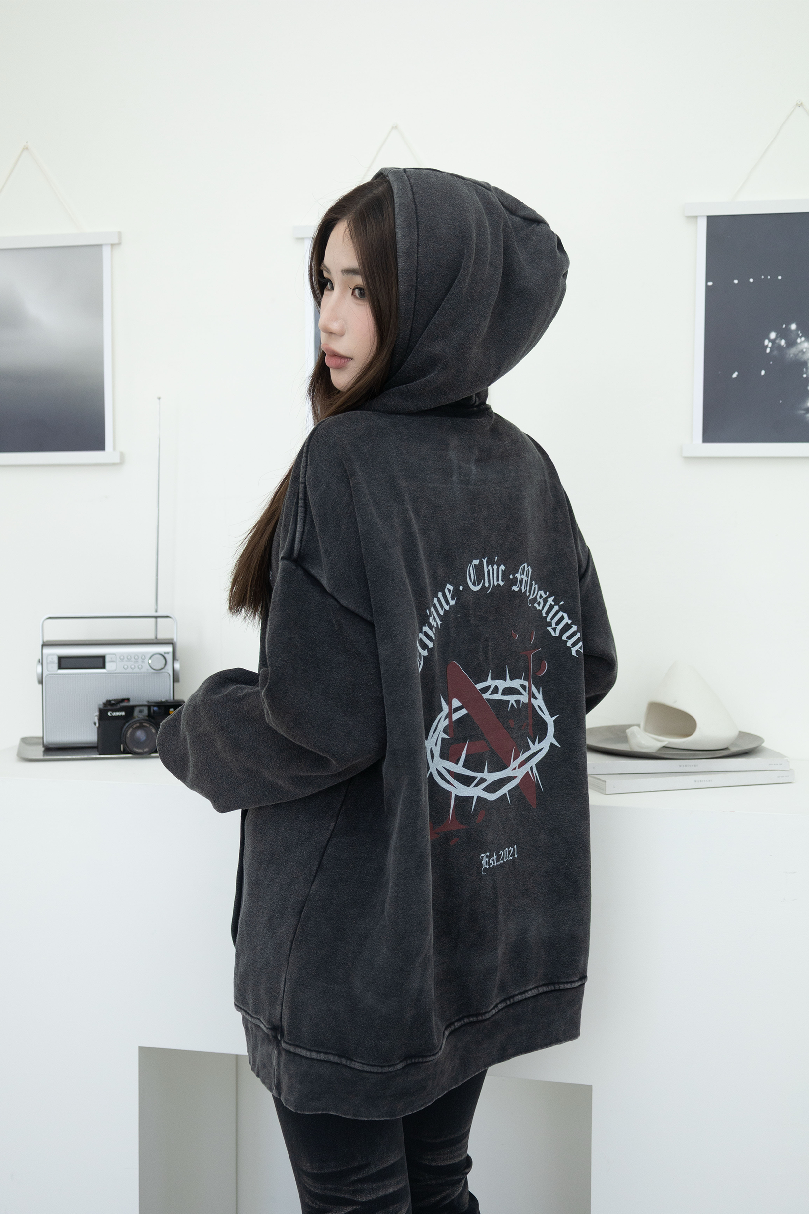 [ Ananas設計款✨] 水洗荊棘品牌LOGO印花帽T