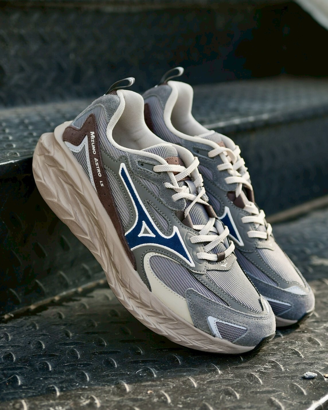 Mizuno Astro LS 咖灰藍灰復古厚底回彈緩震美津濃運動鞋D1GH252104