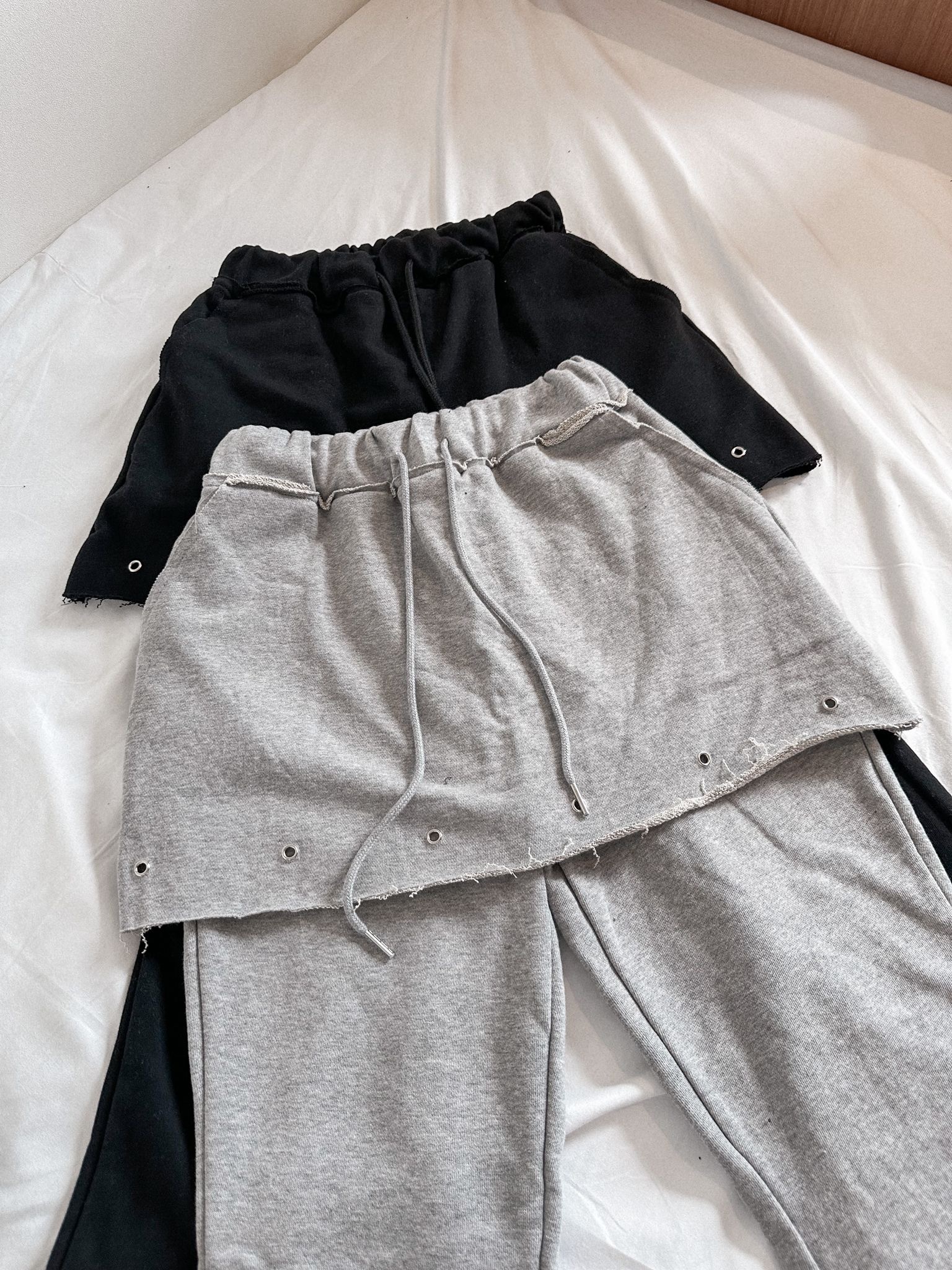 假疊穿不修邊洞洞喇叭褲〈🇰🇷DAY 3〉