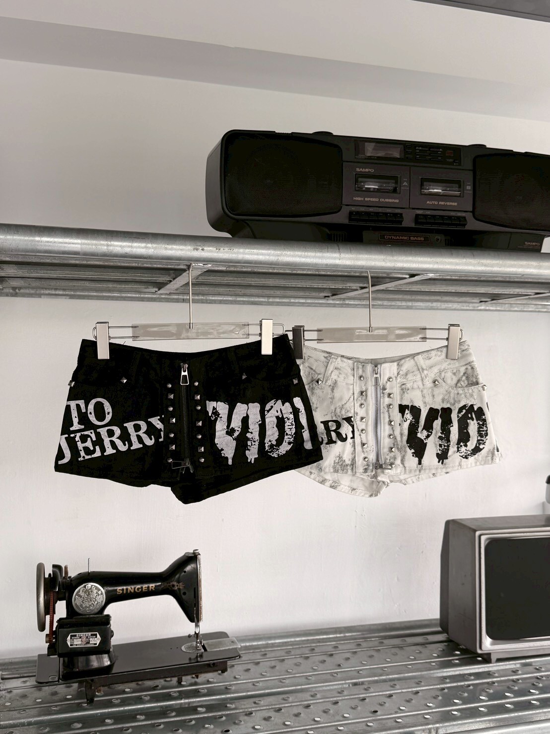 絕版辣妹戰袍 塗鴉牛仔包臀褲裙2colors