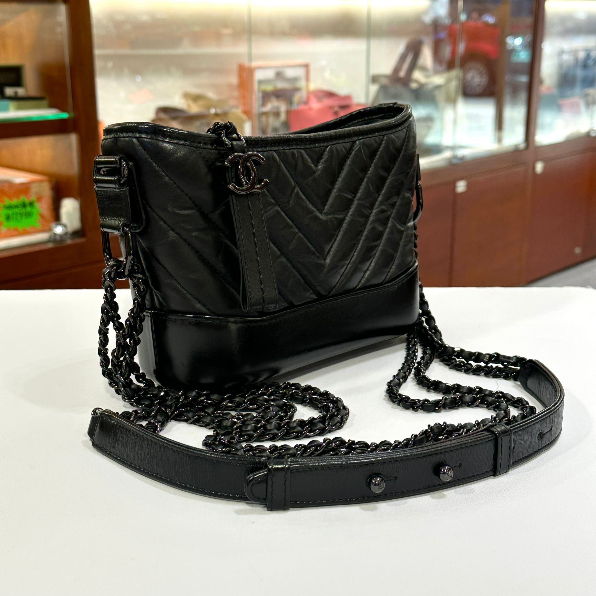 接近全新~99%NEW CHANEL流浪包小號 A91810 Chanel Gabrielle Small Hobo Bag So Black #兩年免費保養 #香榭站正品