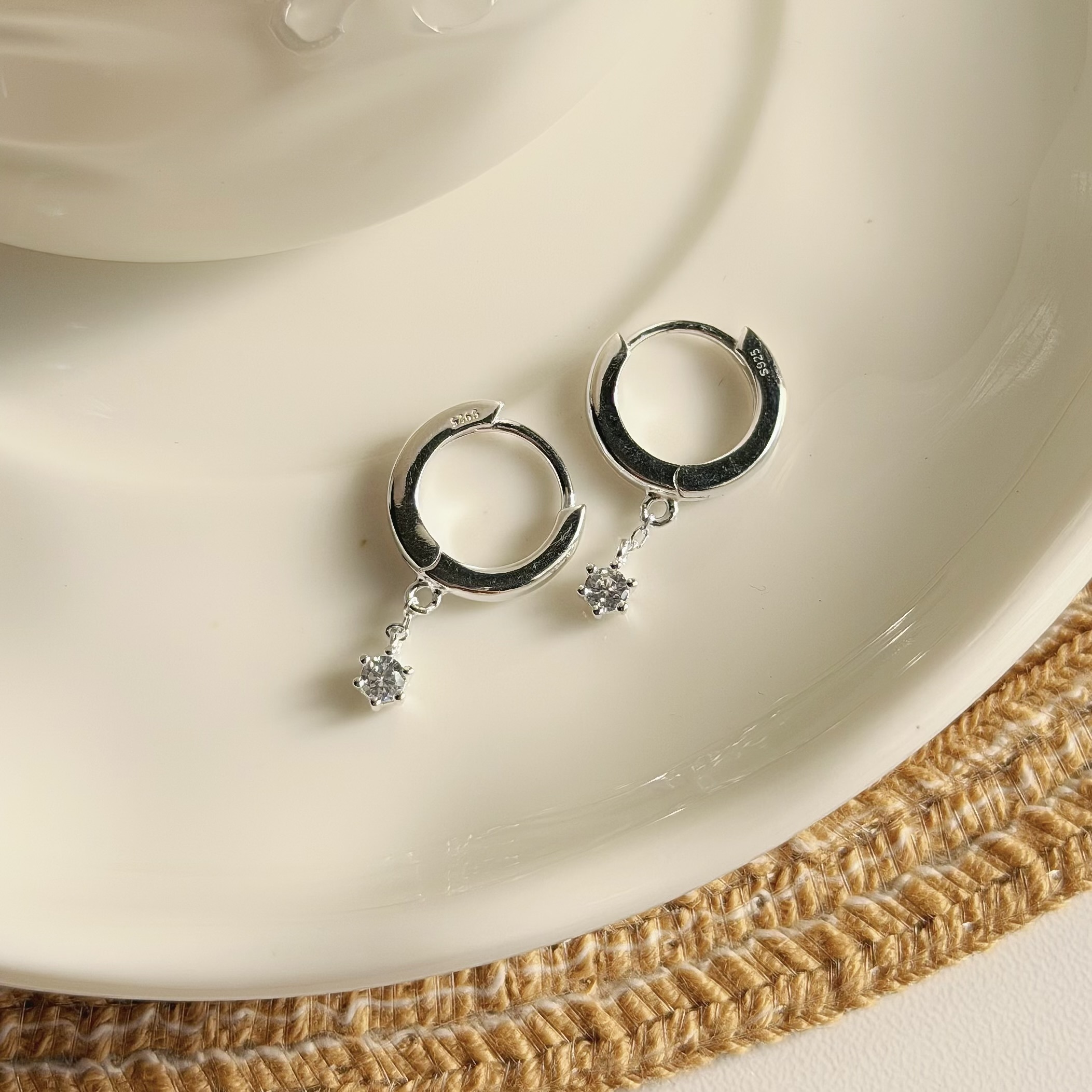 Y185單鑽小垂吊中圈純銀易扣