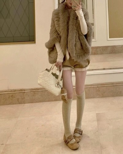 設計師家真兔毛編織狐狸毛收邊披肩