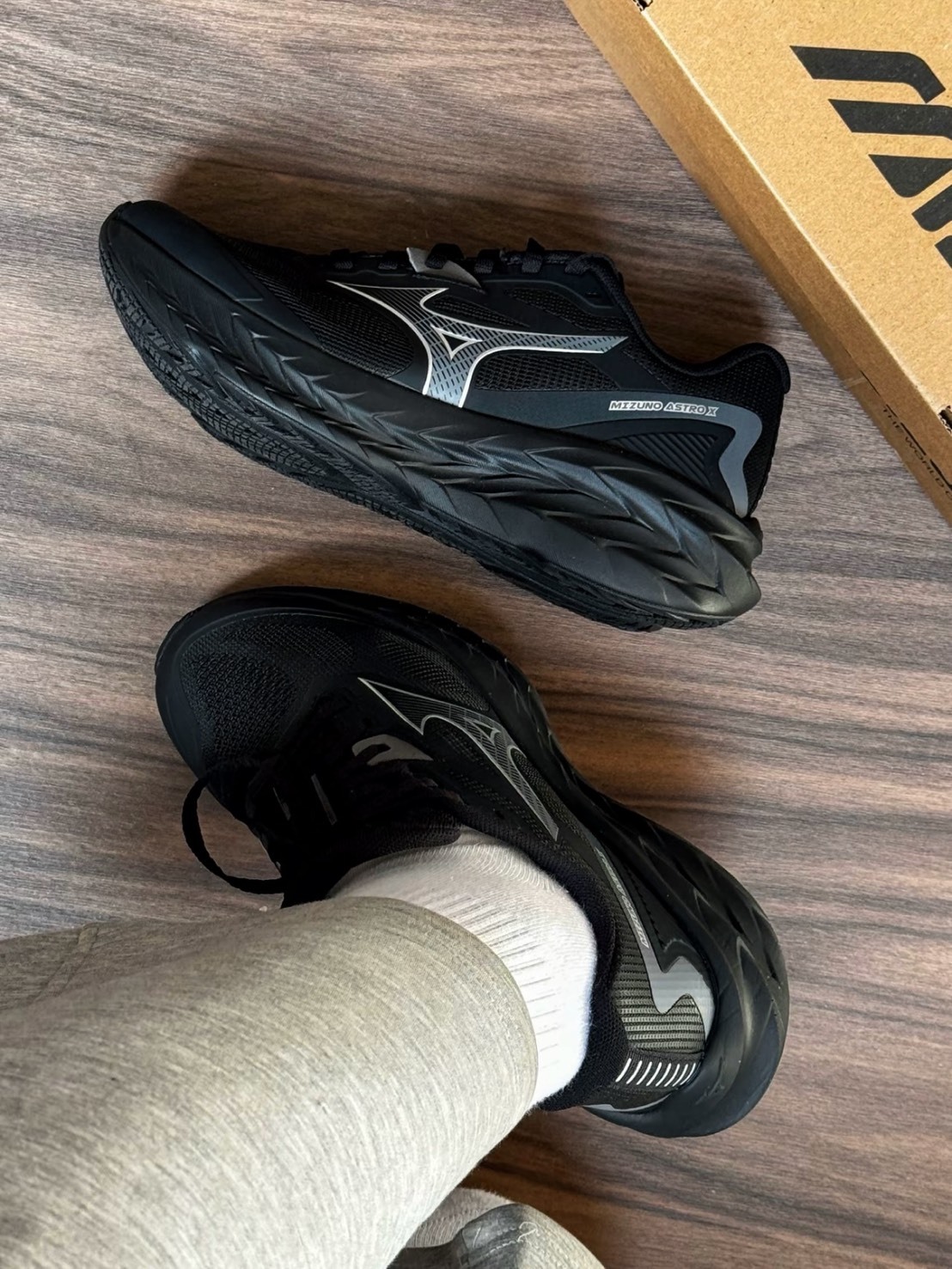 <暴走神鞋🔥> MIZUNO ASTRO X BLACK GREY 黑灰 厚底跑鞋