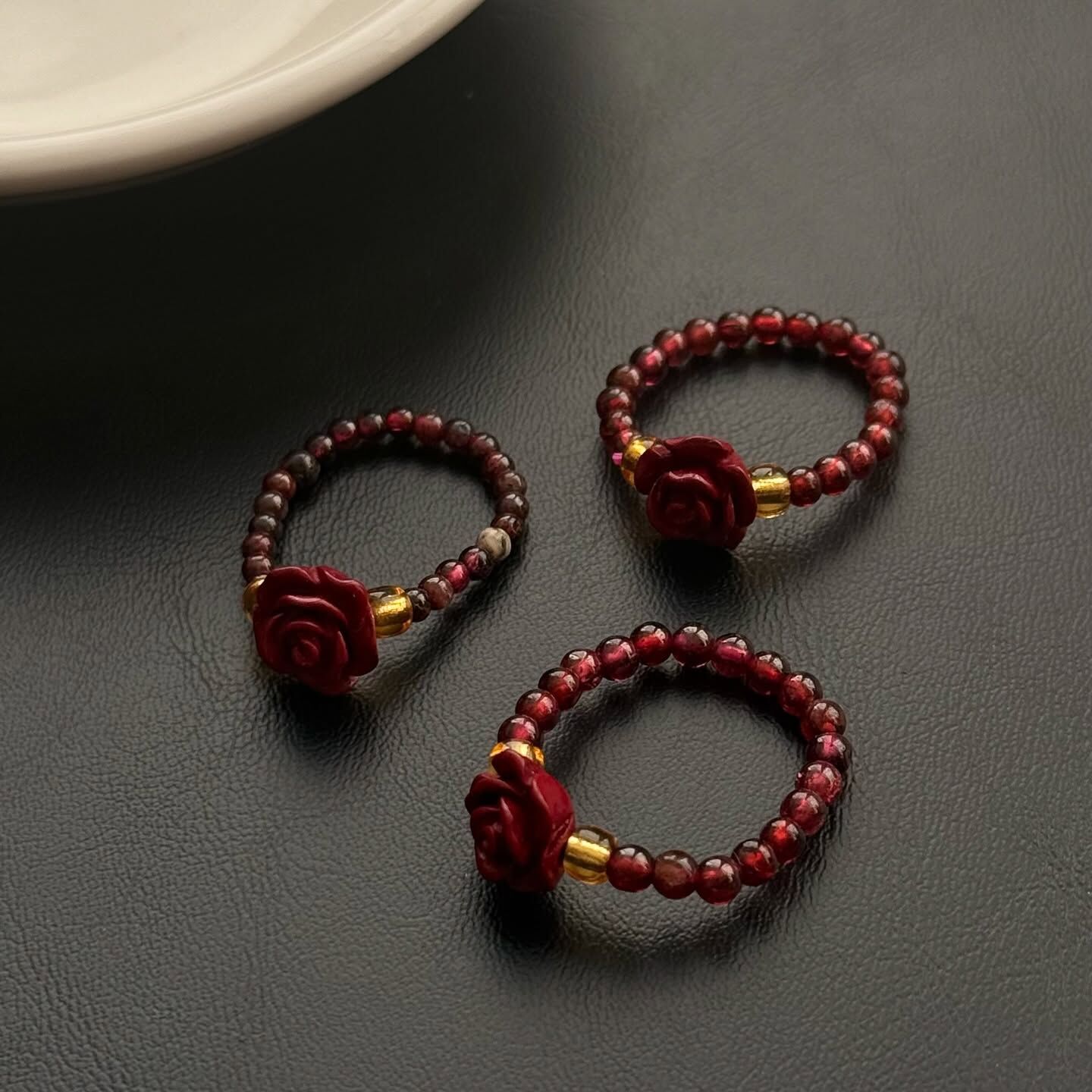 [原石] 硃砂+石榴石 彈性繩戒指