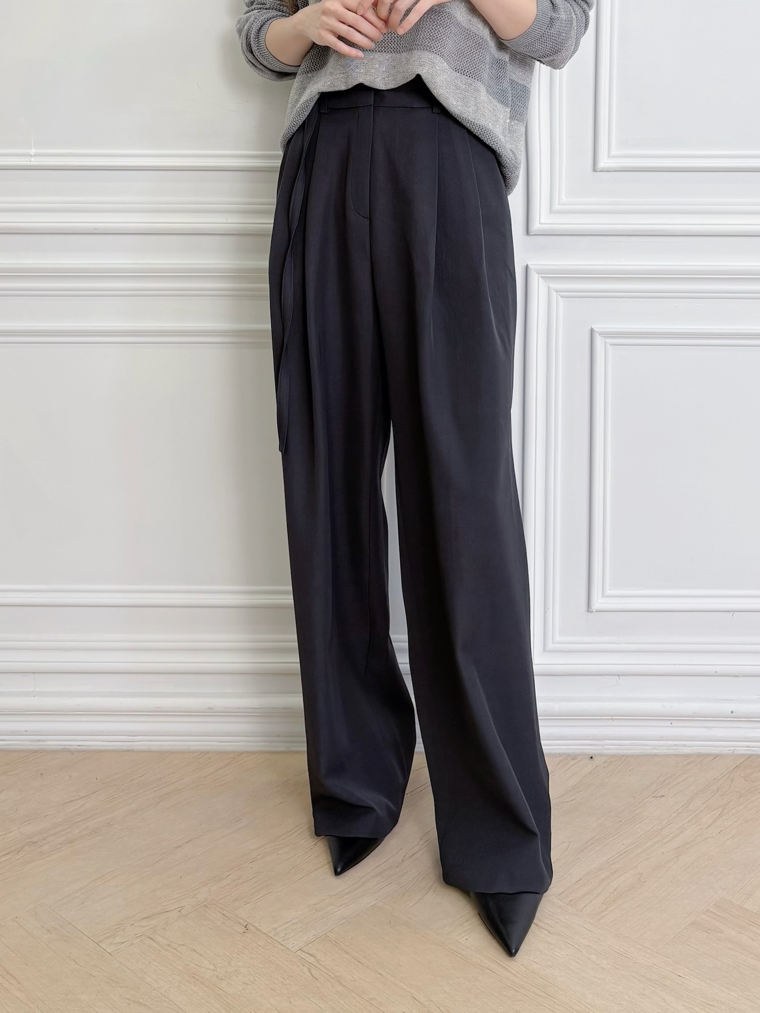 細帶打褶直筒褲