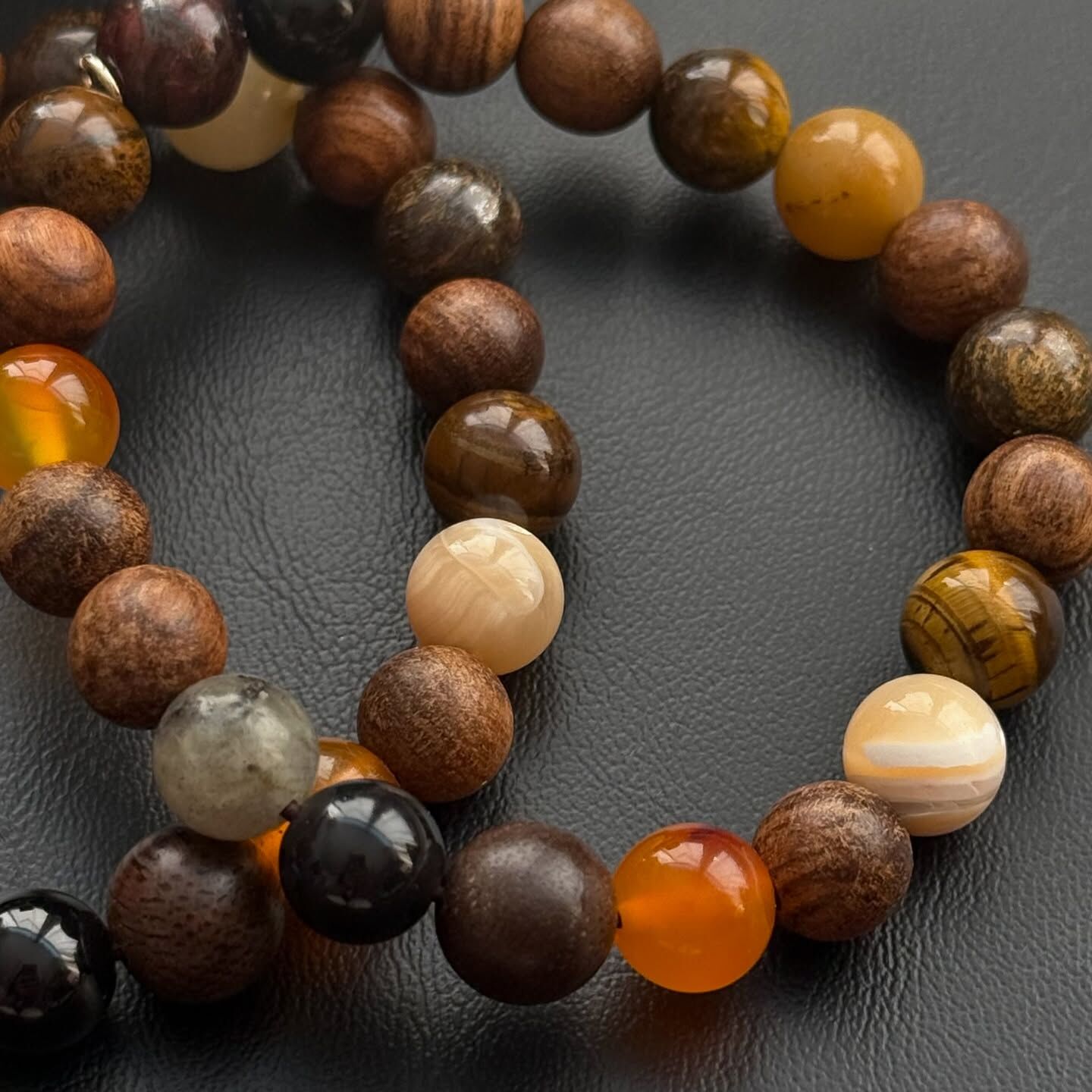 [原石] 白母貝+紅瑪瑙+虎眼 檀木手串