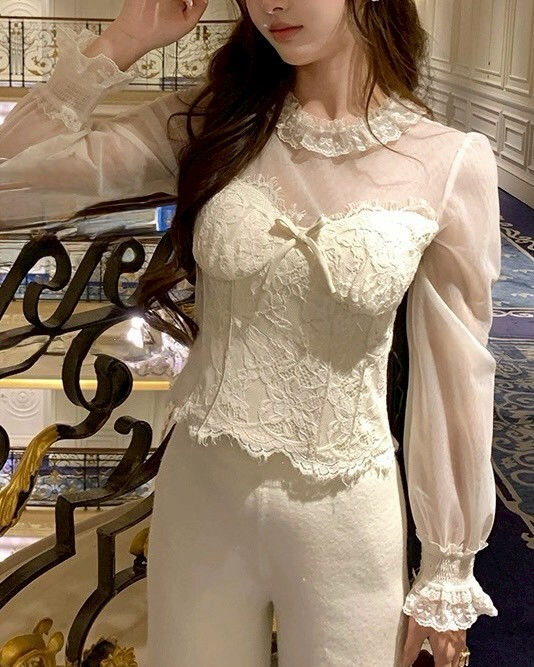 設計師家復古網紗拼接蕾絲收腰上衣