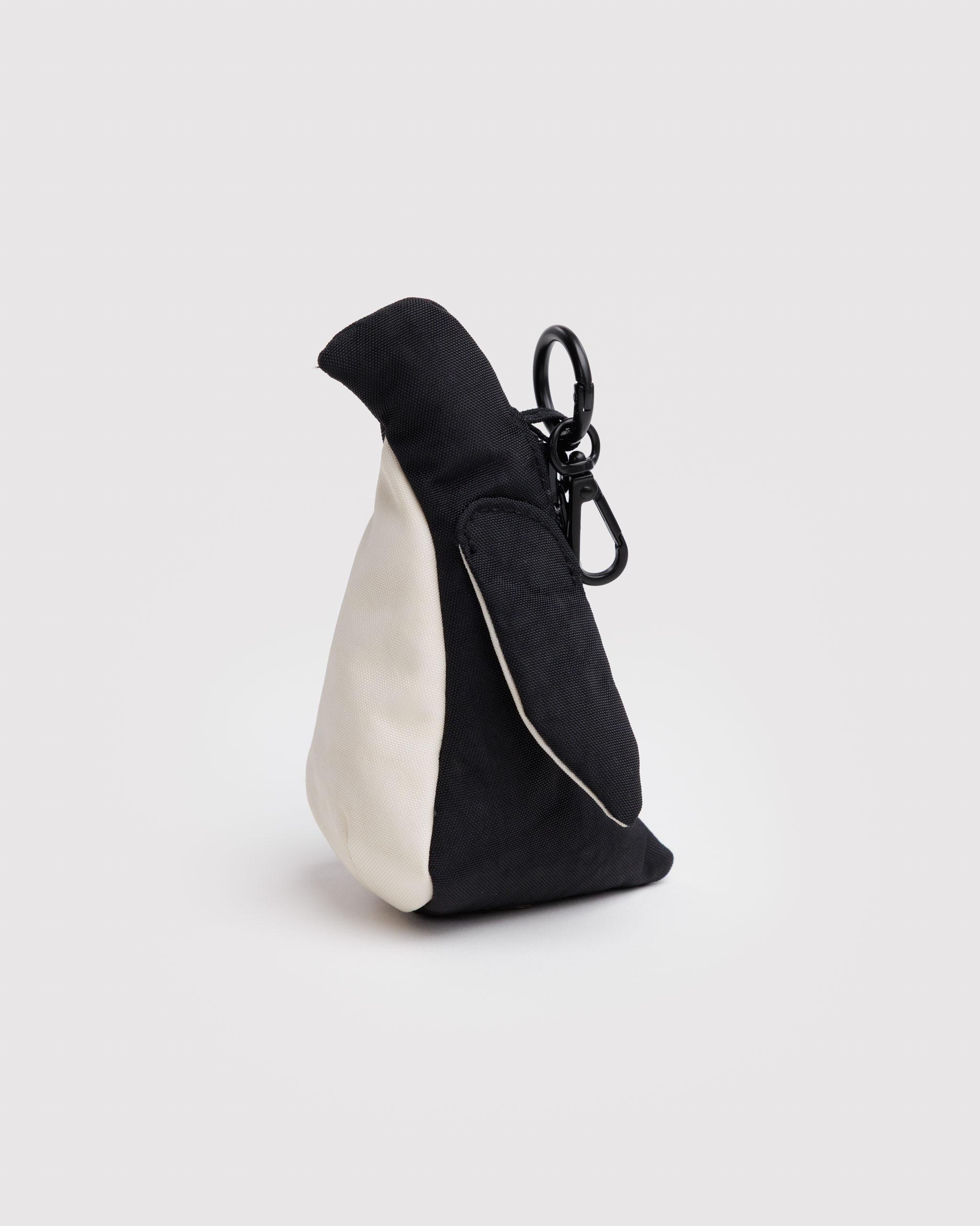 Penguin Charm - Black & White | BAGGU