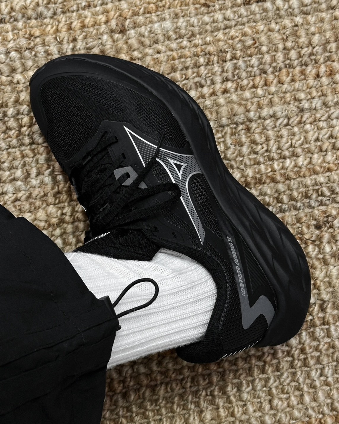 <暴走神鞋 單雙免運🔥> MIZUNO ASTRO BLACK 厚底 輪胎底 黑魂