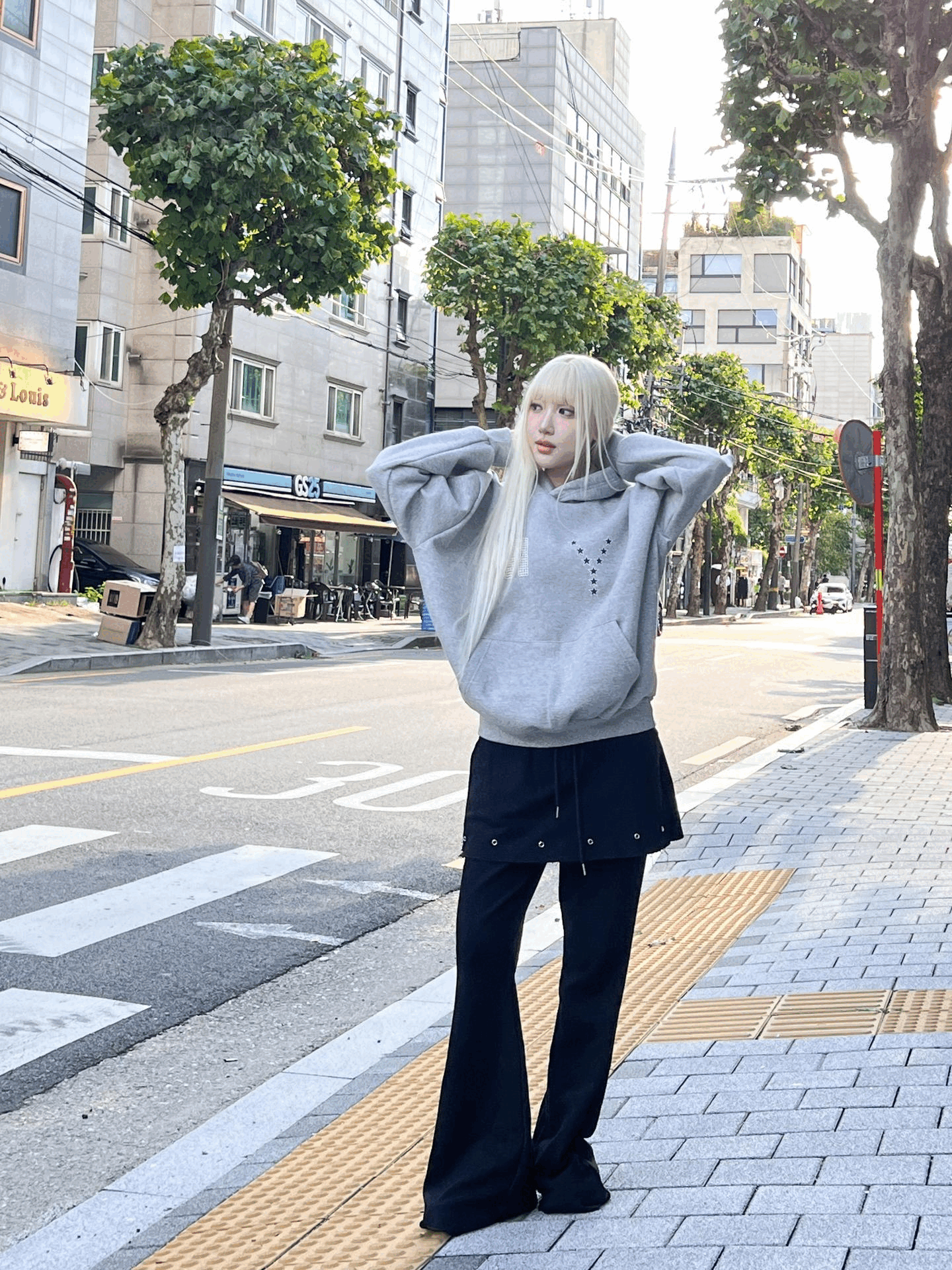 假疊穿不修邊洞洞喇叭褲〈🇰🇷DAY 3〉