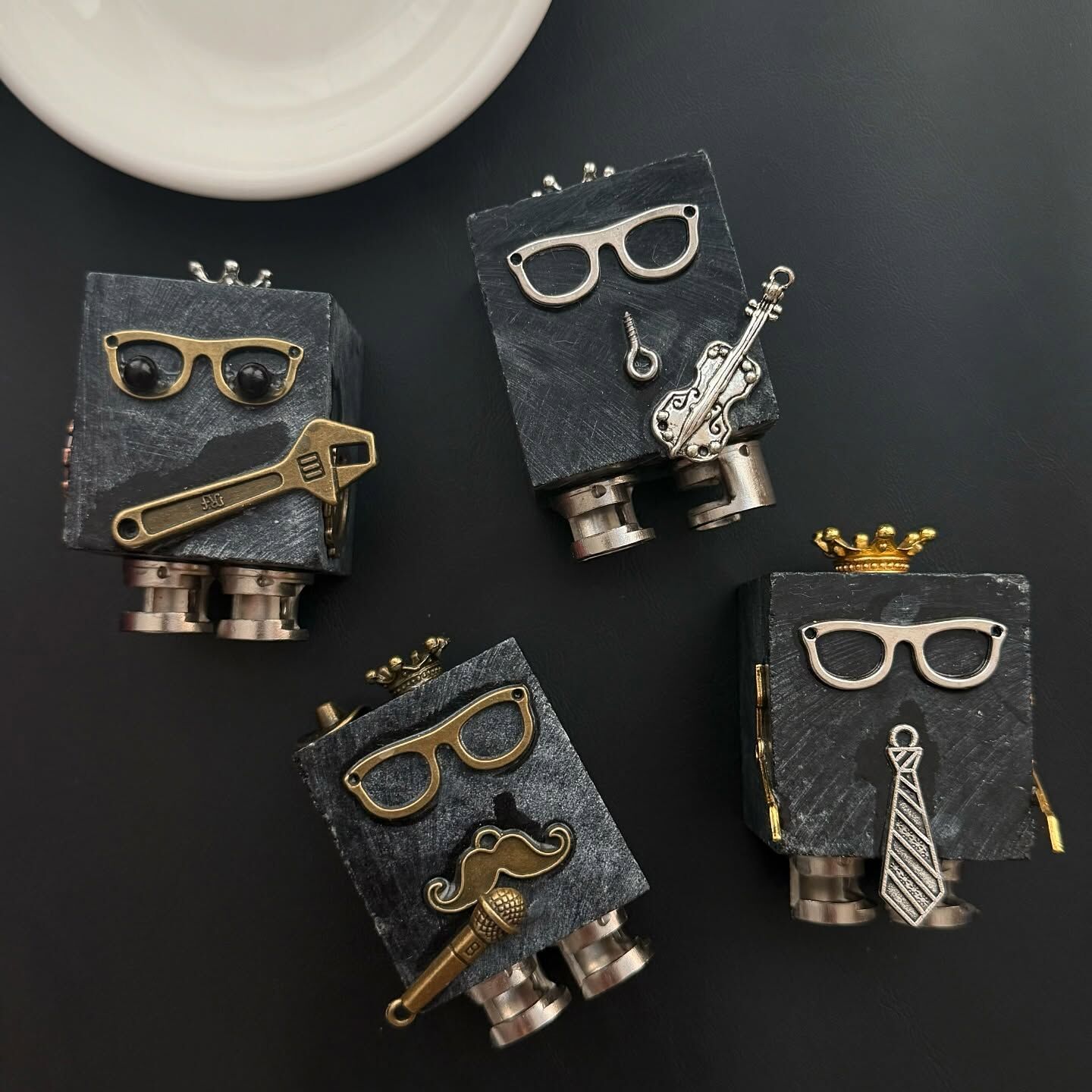 [原石] 深色 蛇紋石玉 機器人