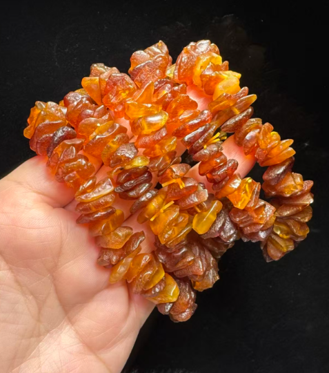 251016 - D13 俄羅斯老蜜蠟隨型手串 (11月中到貨）